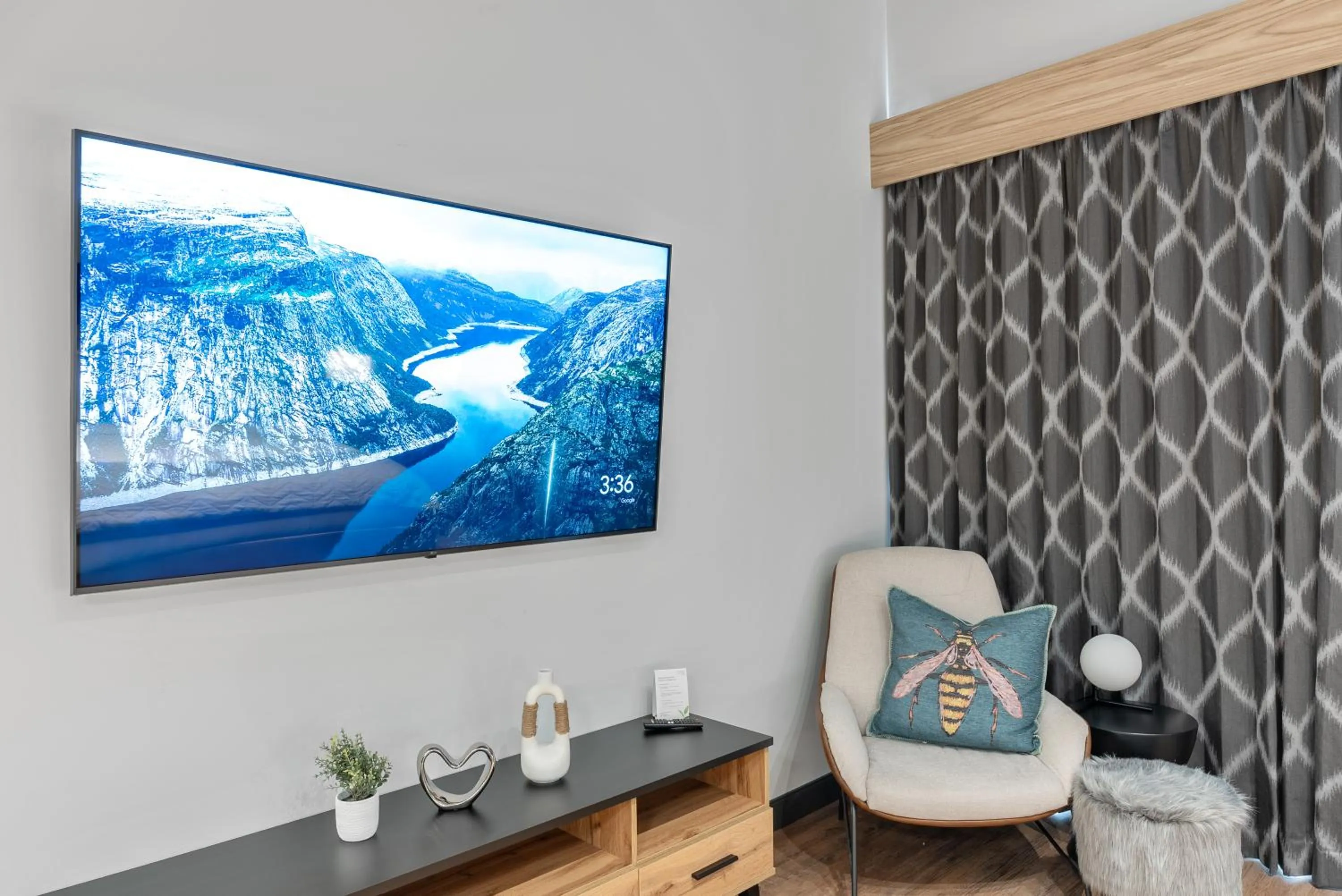 TV and multimedia in Cannery Lofts Niagara