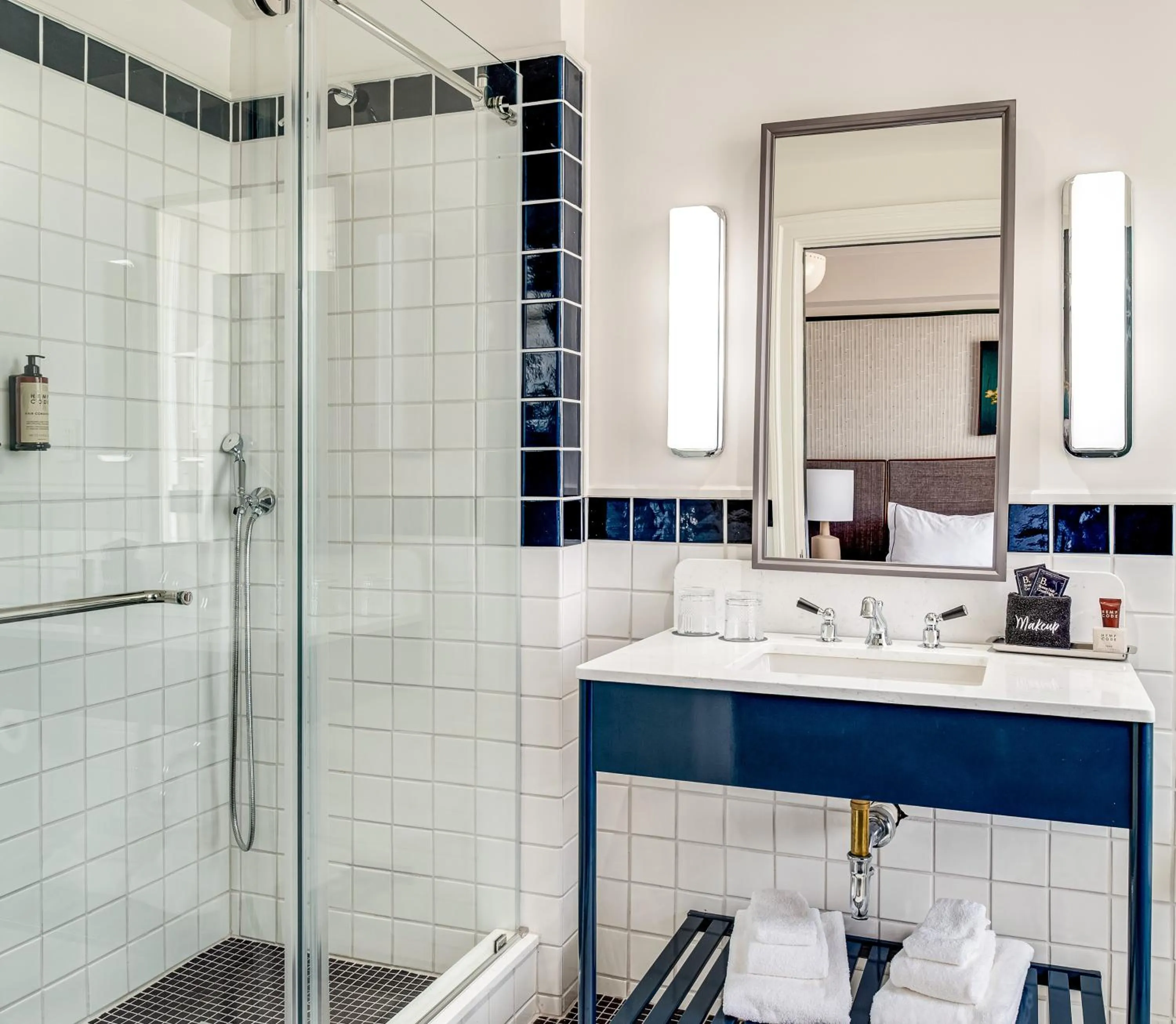 Bathroom in The Flat Iron Hotel