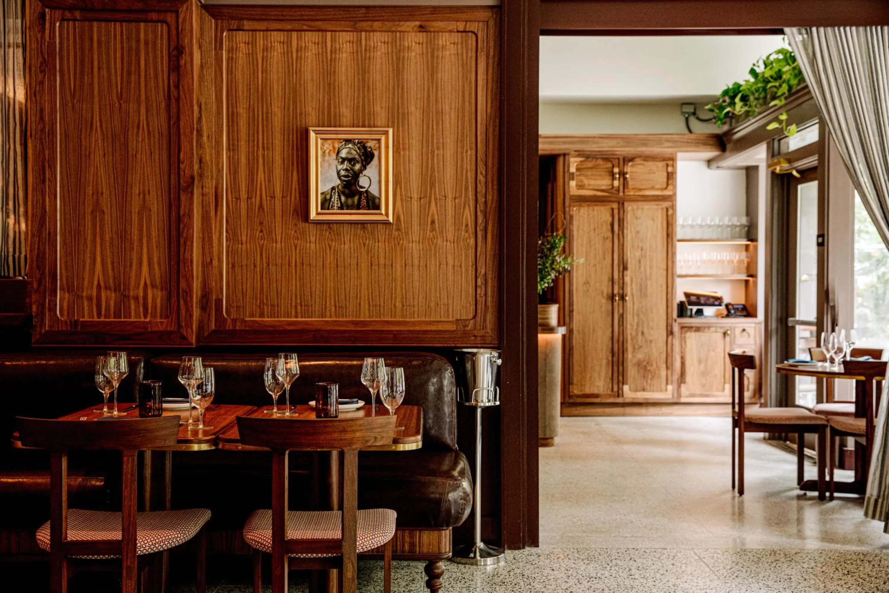 Restaurant/places to eat in The Flat Iron Hotel