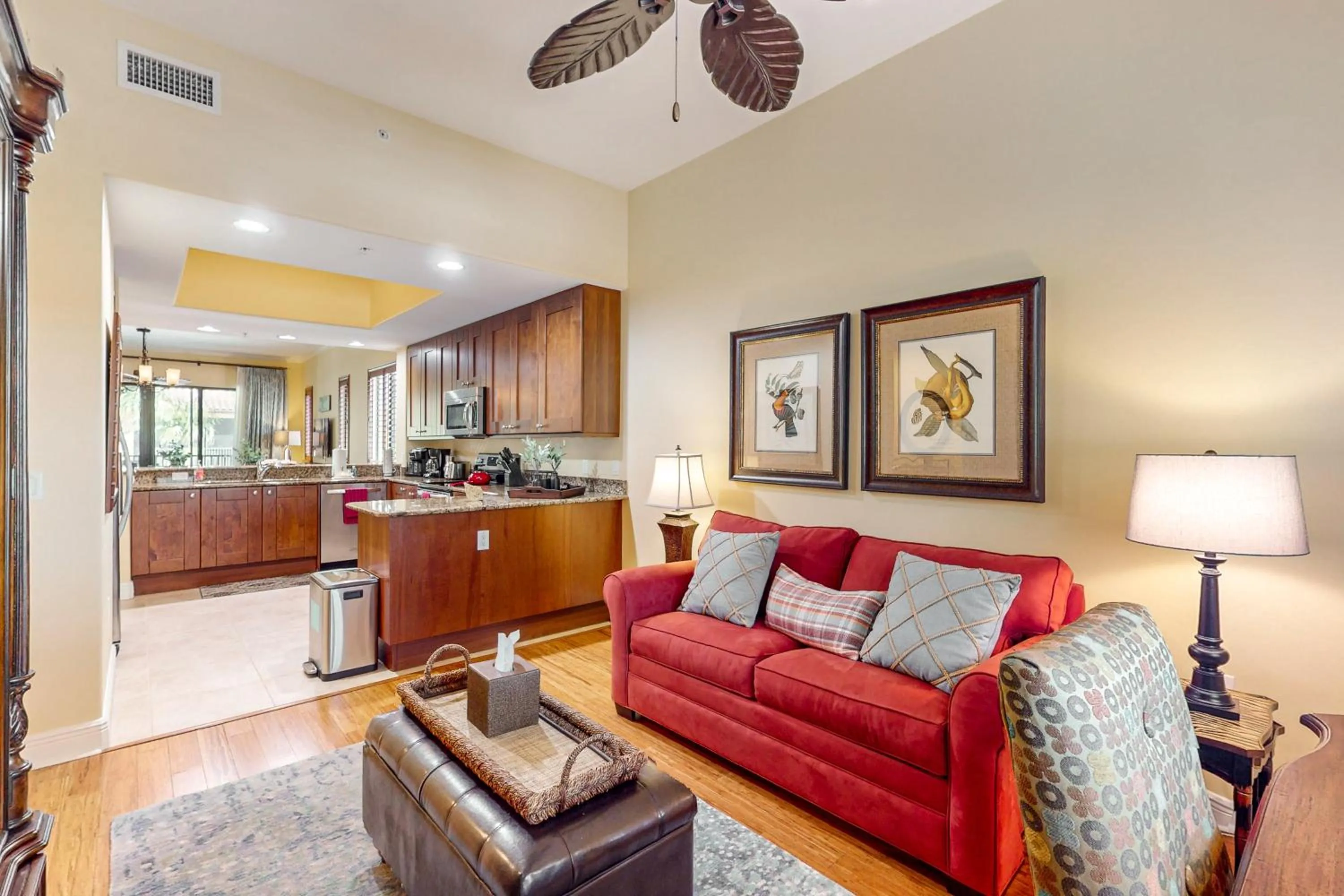 Seating Area in Naples Bay Resort The Cottages