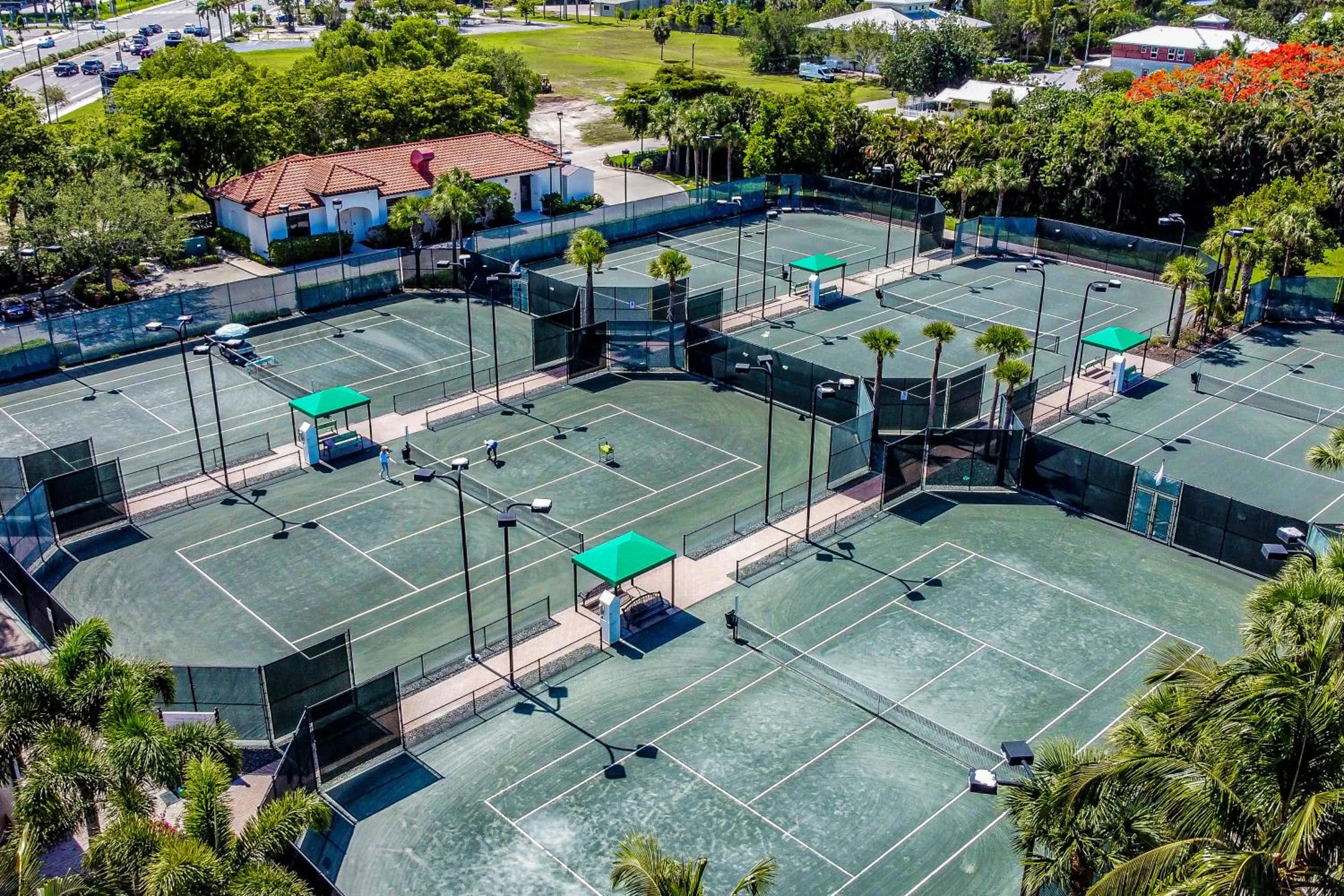 Bird's-eye View in Naples Bay Resort The Cottages