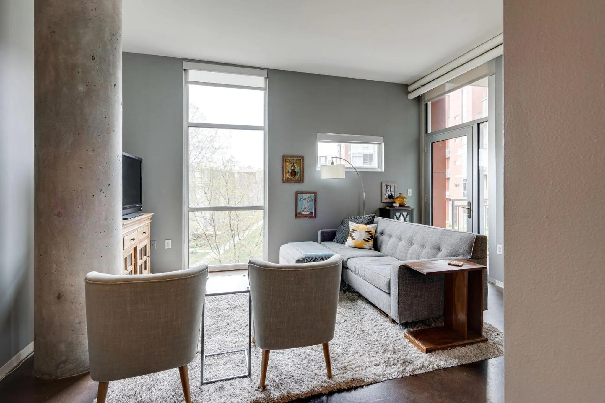 Smart, Stylish Music City Condo - Concierge, Restaurants, Gym, Rooftop Patio, Parking