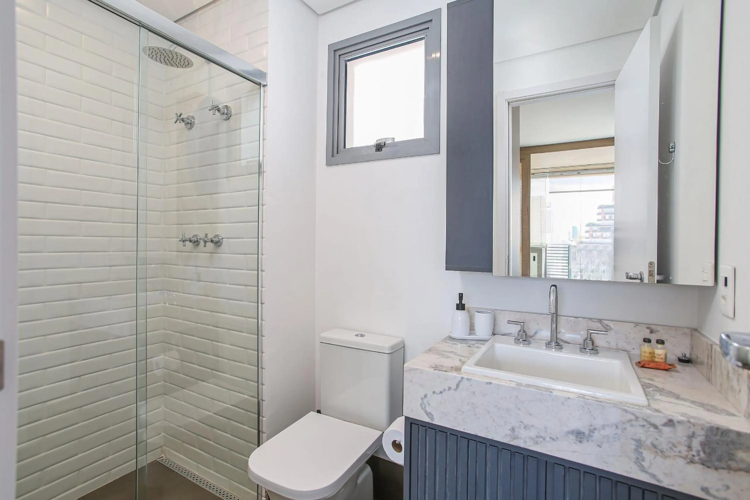 Toilet in Helbor Wide