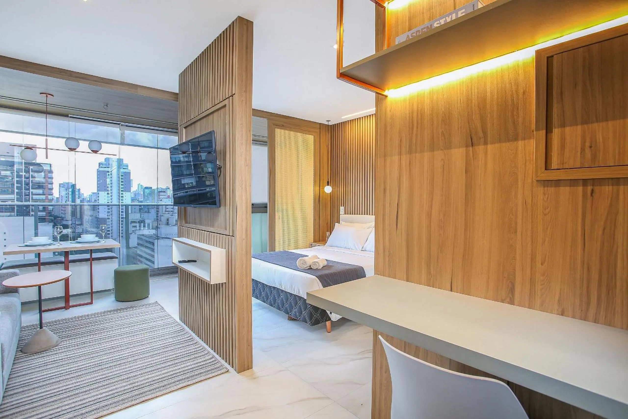 Seating area, Bed in Helbor Wide