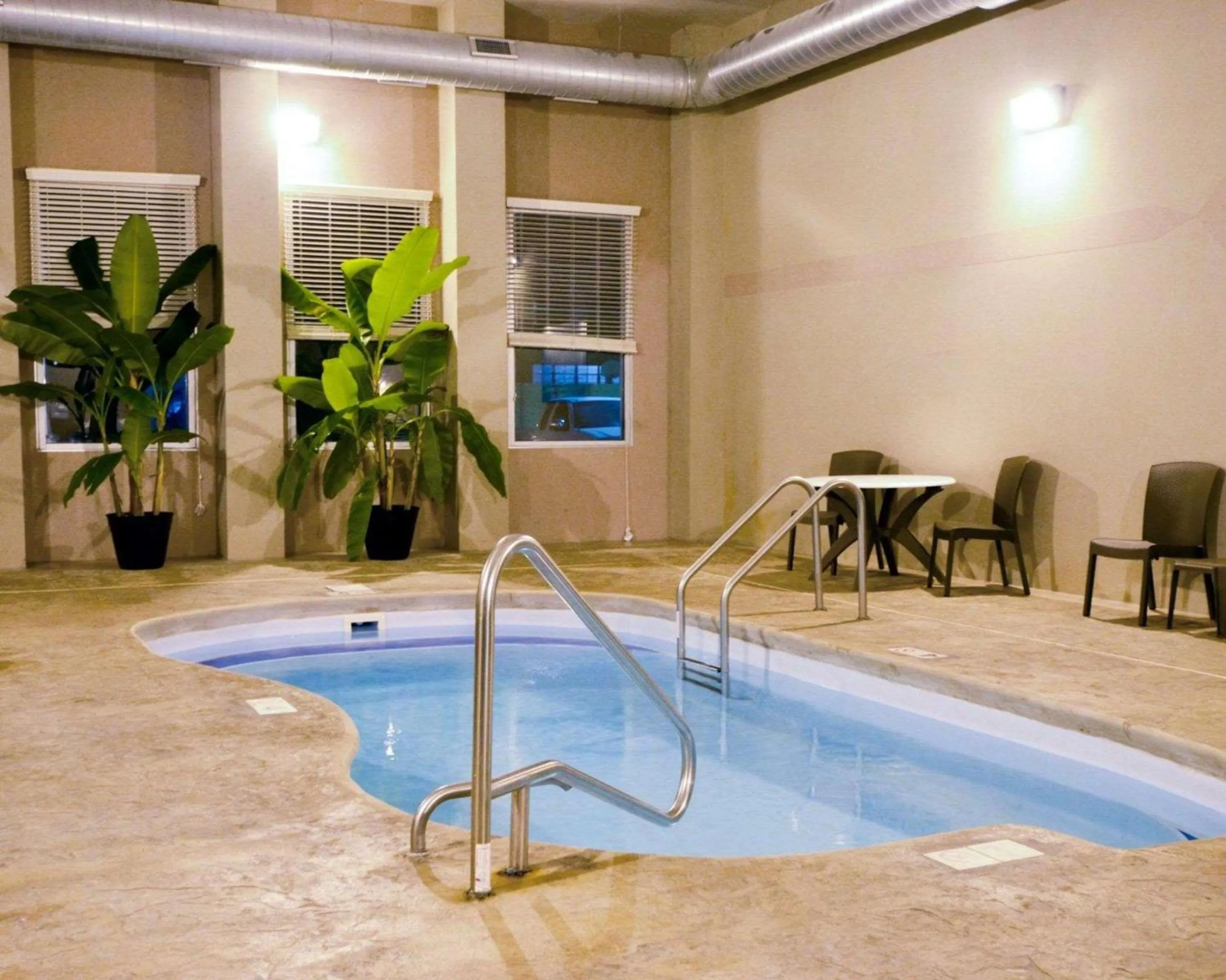 Swimming pool in Sleep Inn & Suites And Conference Center Downtown