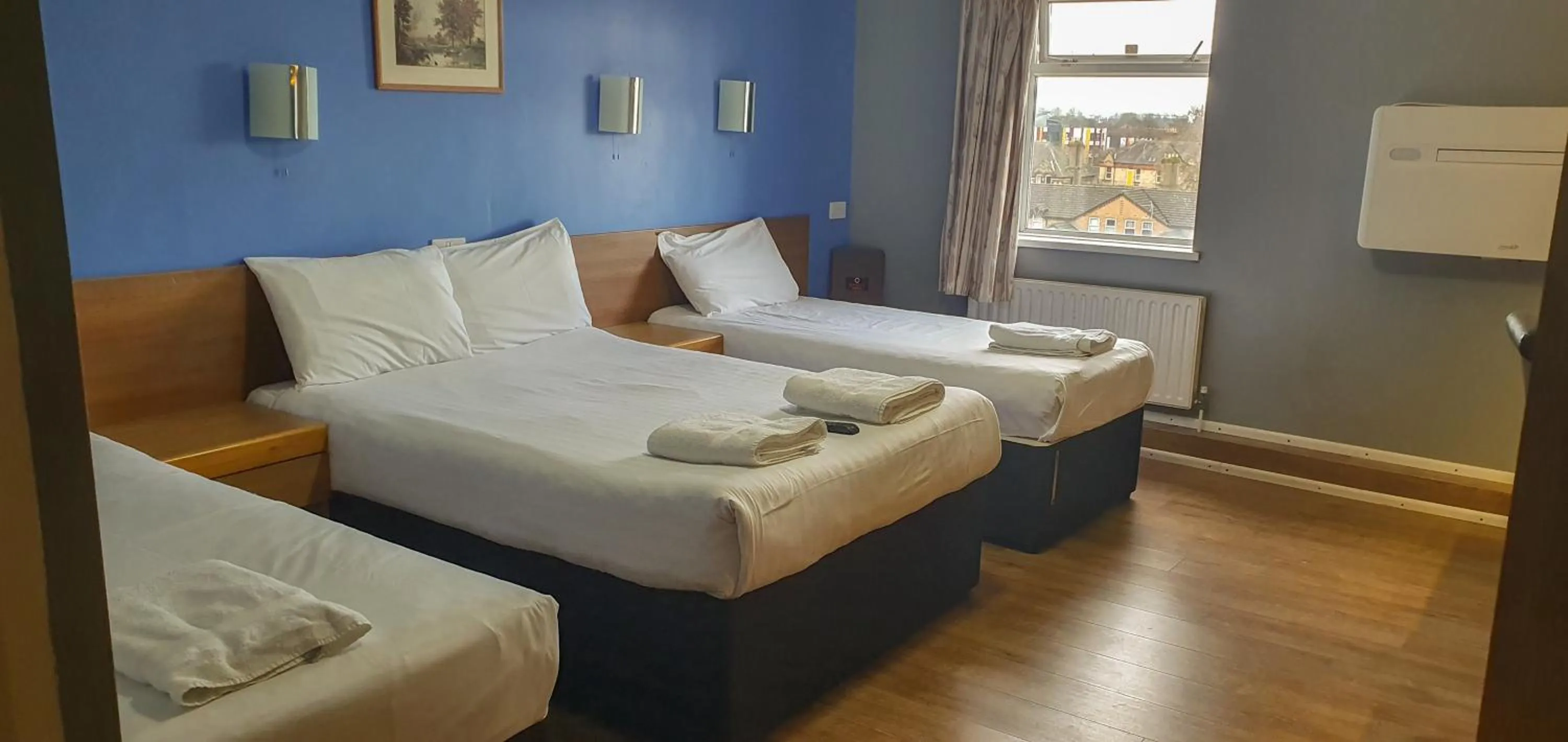 Photo of the whole room, Bed in Gilson Hotel