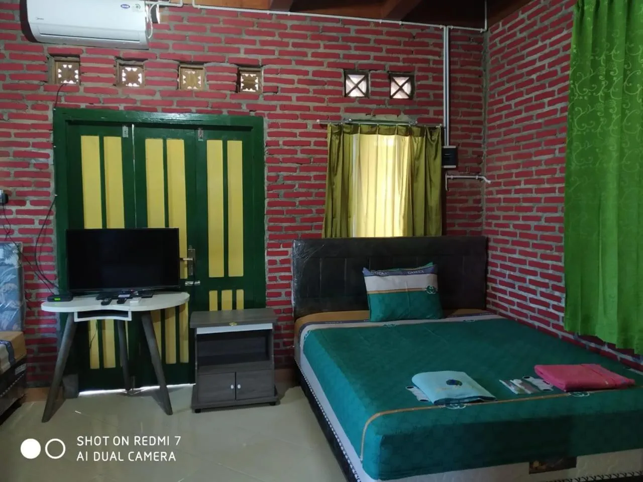 Bed in Georium Dunia