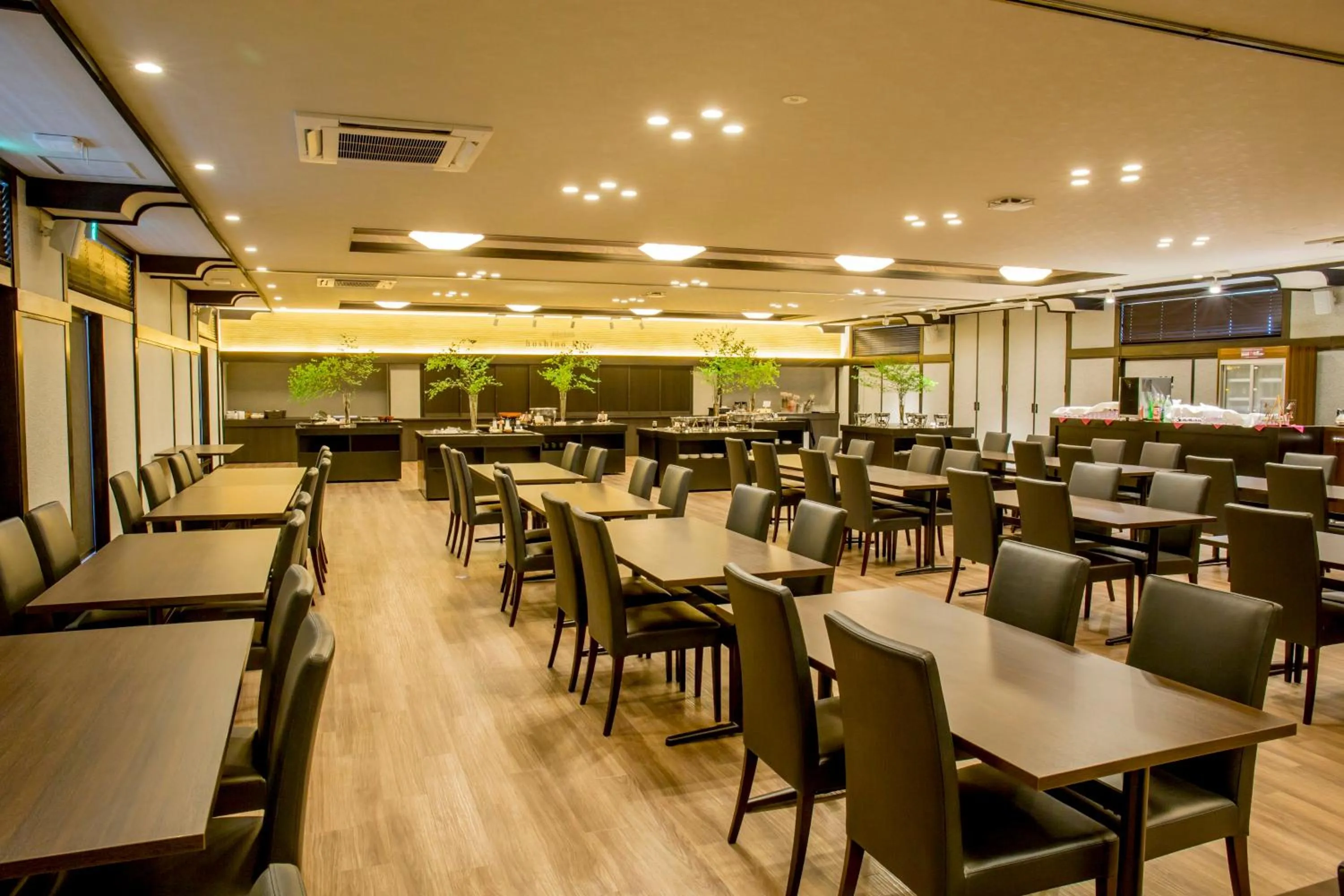 Restaurant/places to eat in Hotel Apple Land