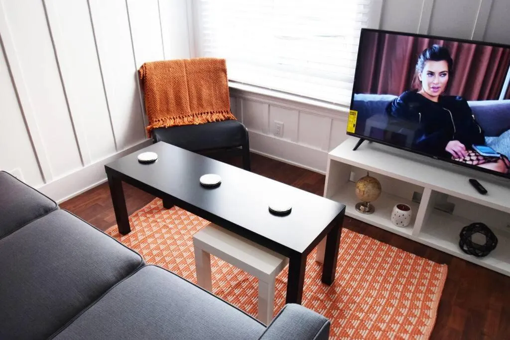 TV and multimedia in Villa by the Ocean in Venice Beach