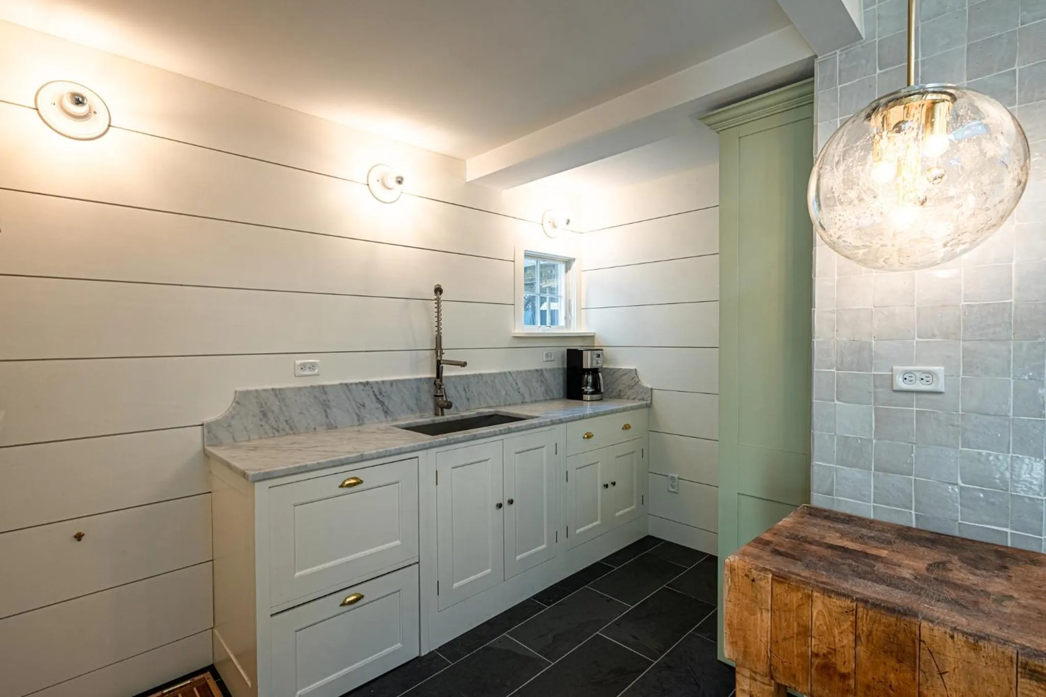 Kitchen or kitchenette in Martin House 157