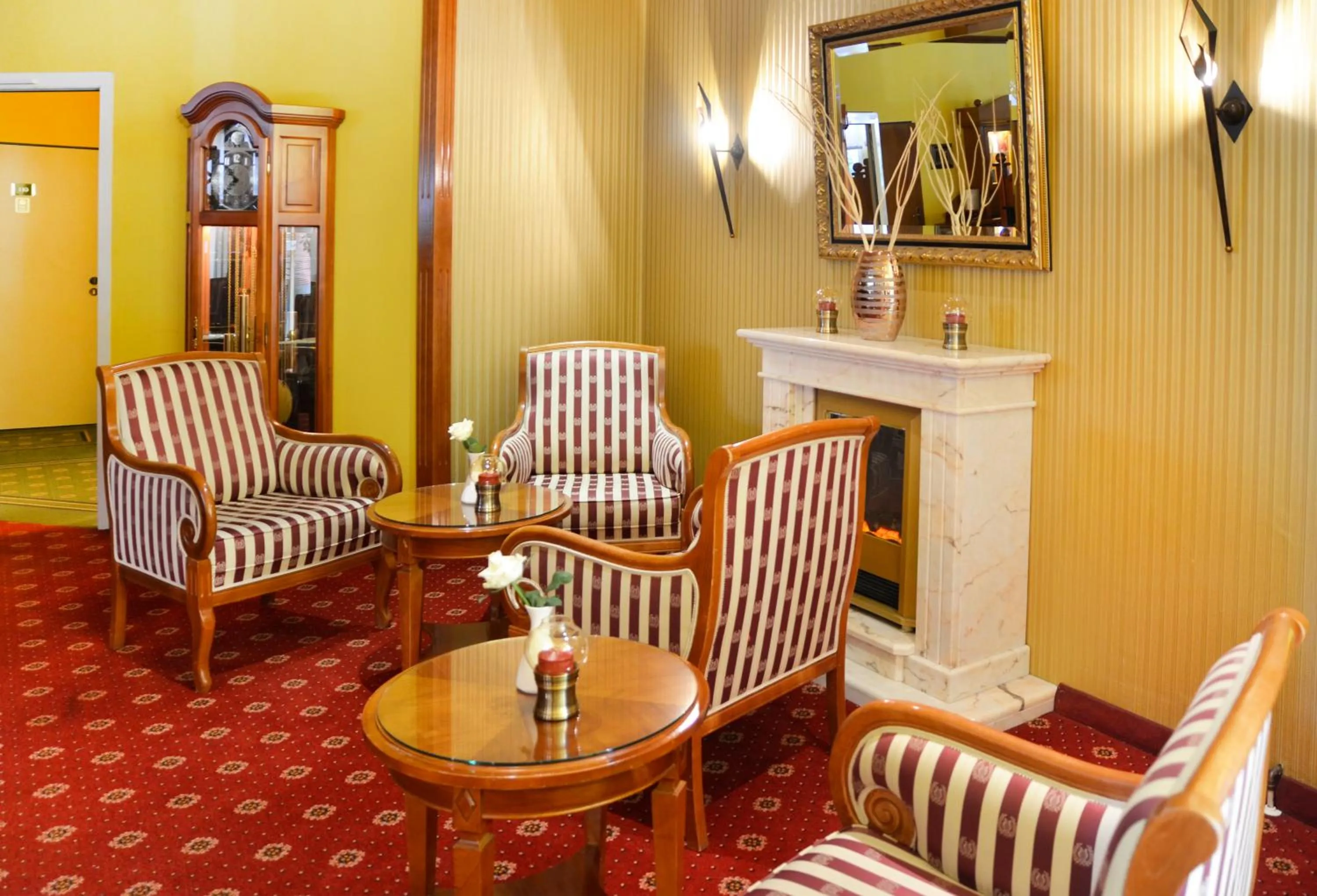 Lobby or reception in Hotel Landhaus Dierkow