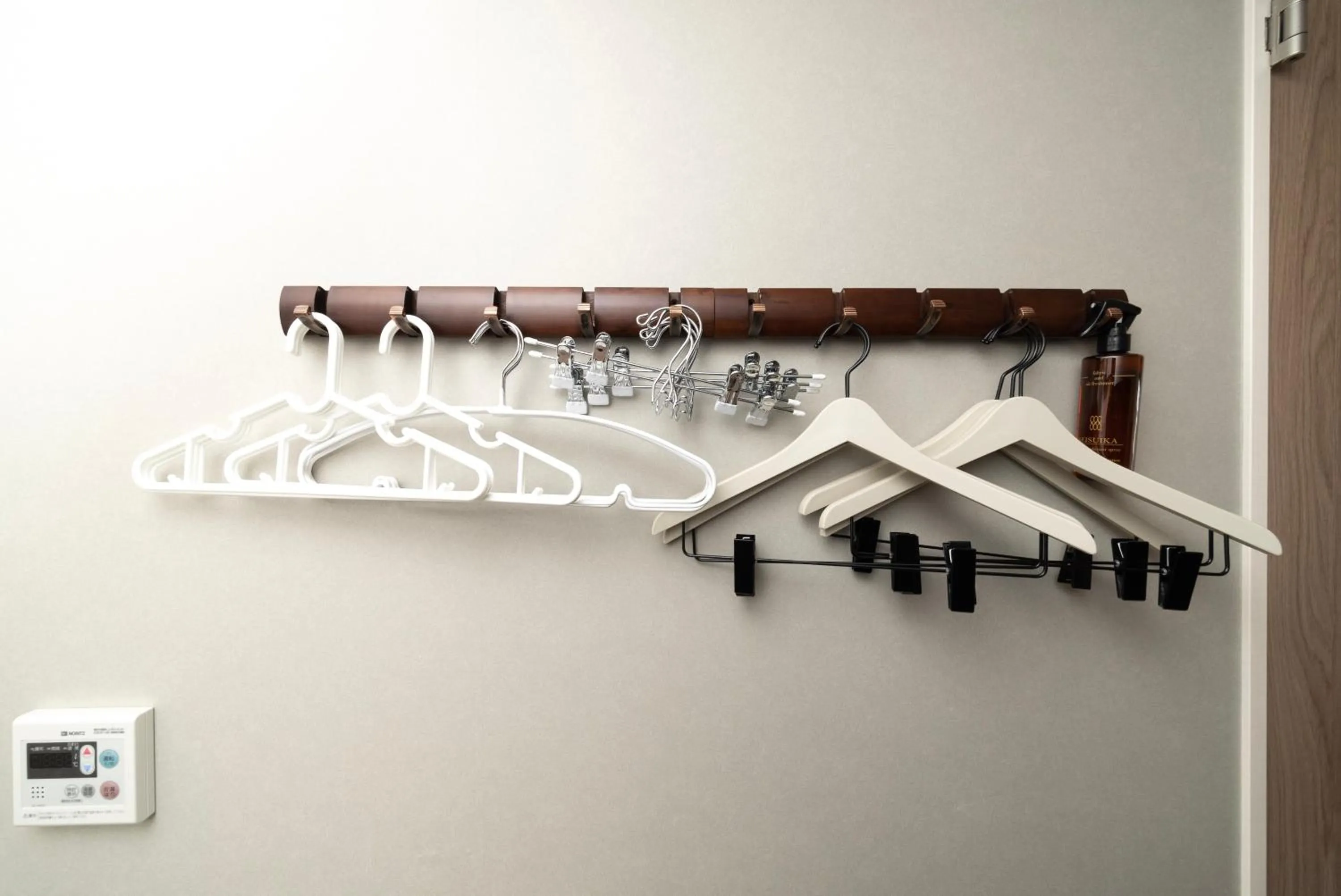 Photo of the whole room in WELLSTAY Osaka Shinimamiya Station