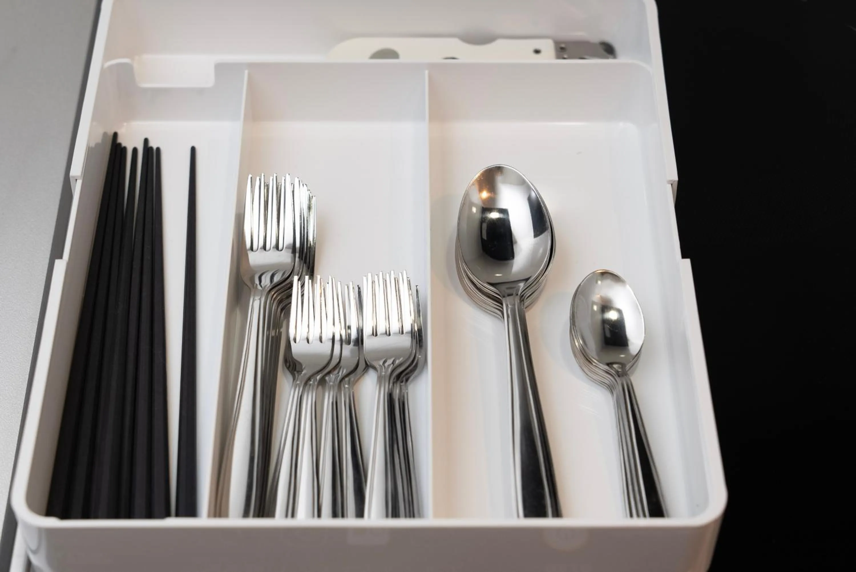 Photo of the whole room in WELLSTAY Osaka Shinimamiya Station