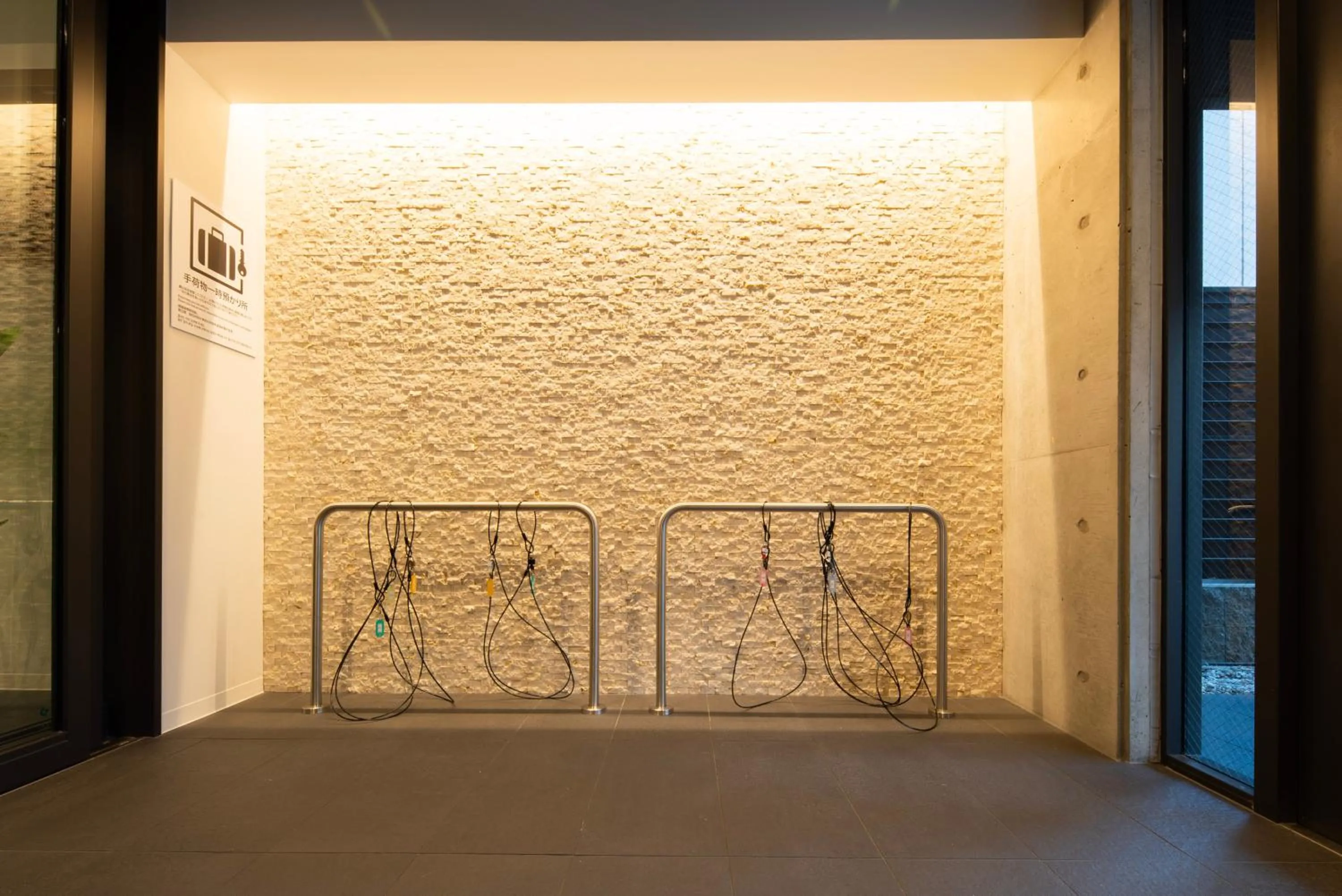 microwave in WELLSTAY Osaka Shinimamiya Station