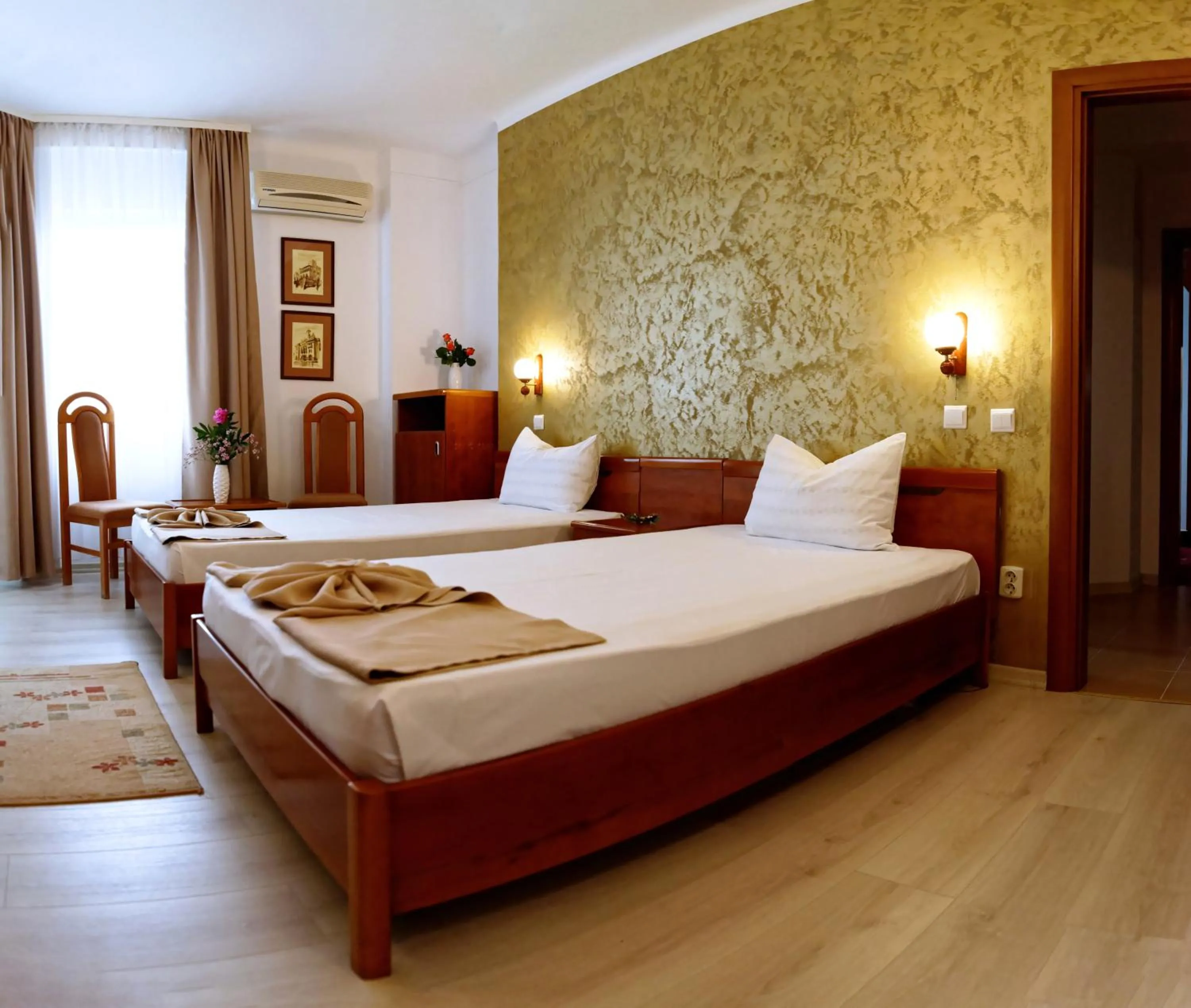 Photo of the whole room, Bed in Hotel Albatros