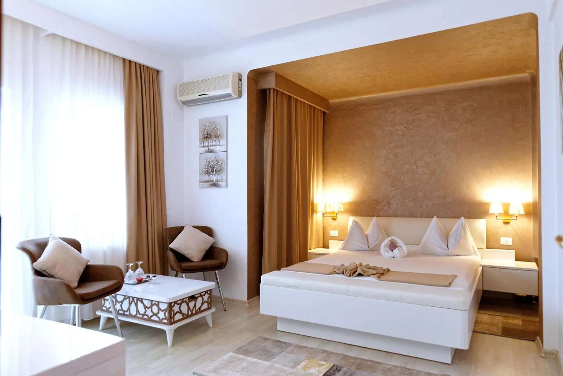 Photo of the whole room, Bed in Hotel Albatros