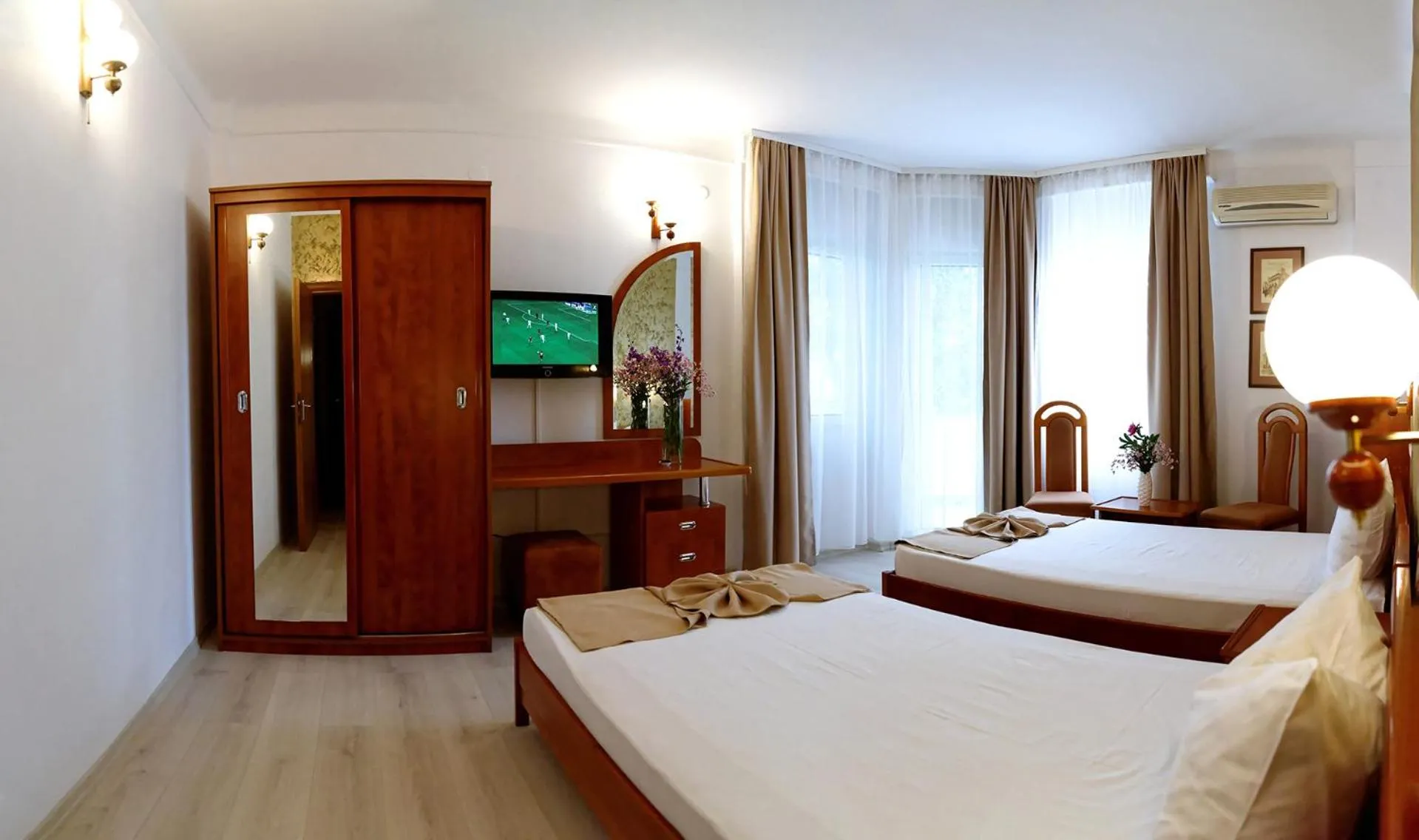 Photo of the whole room, Bed in Hotel Albatros