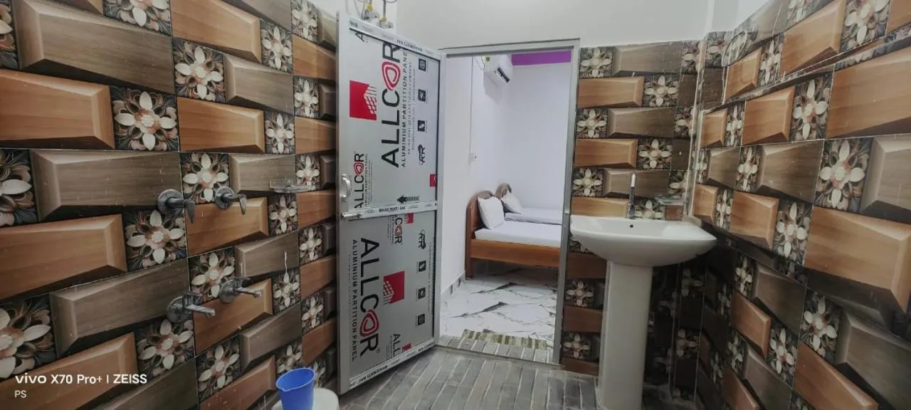 Bed in JUNGLE STAR MANSION