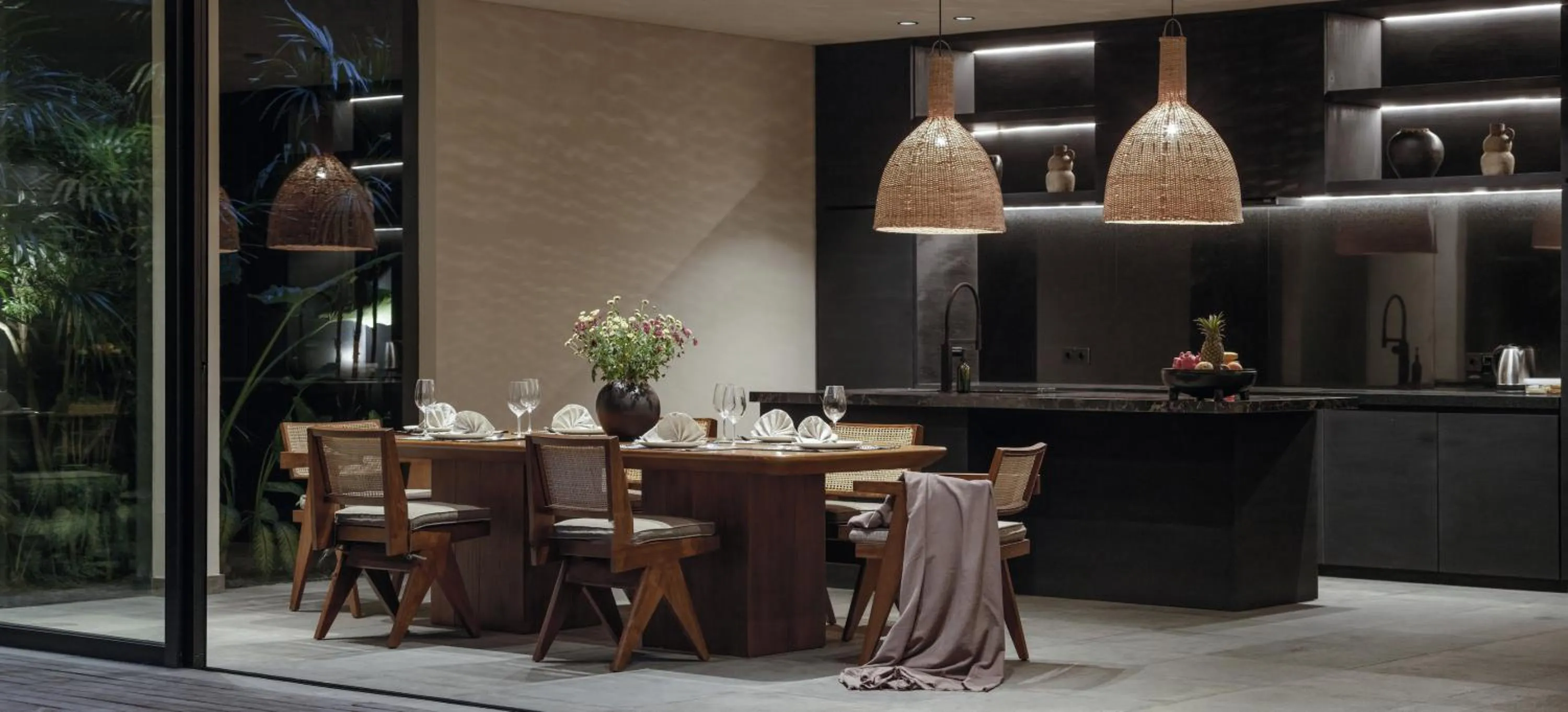 Kitchen or kitchenette in Black Villas Canggu Beach by OXO