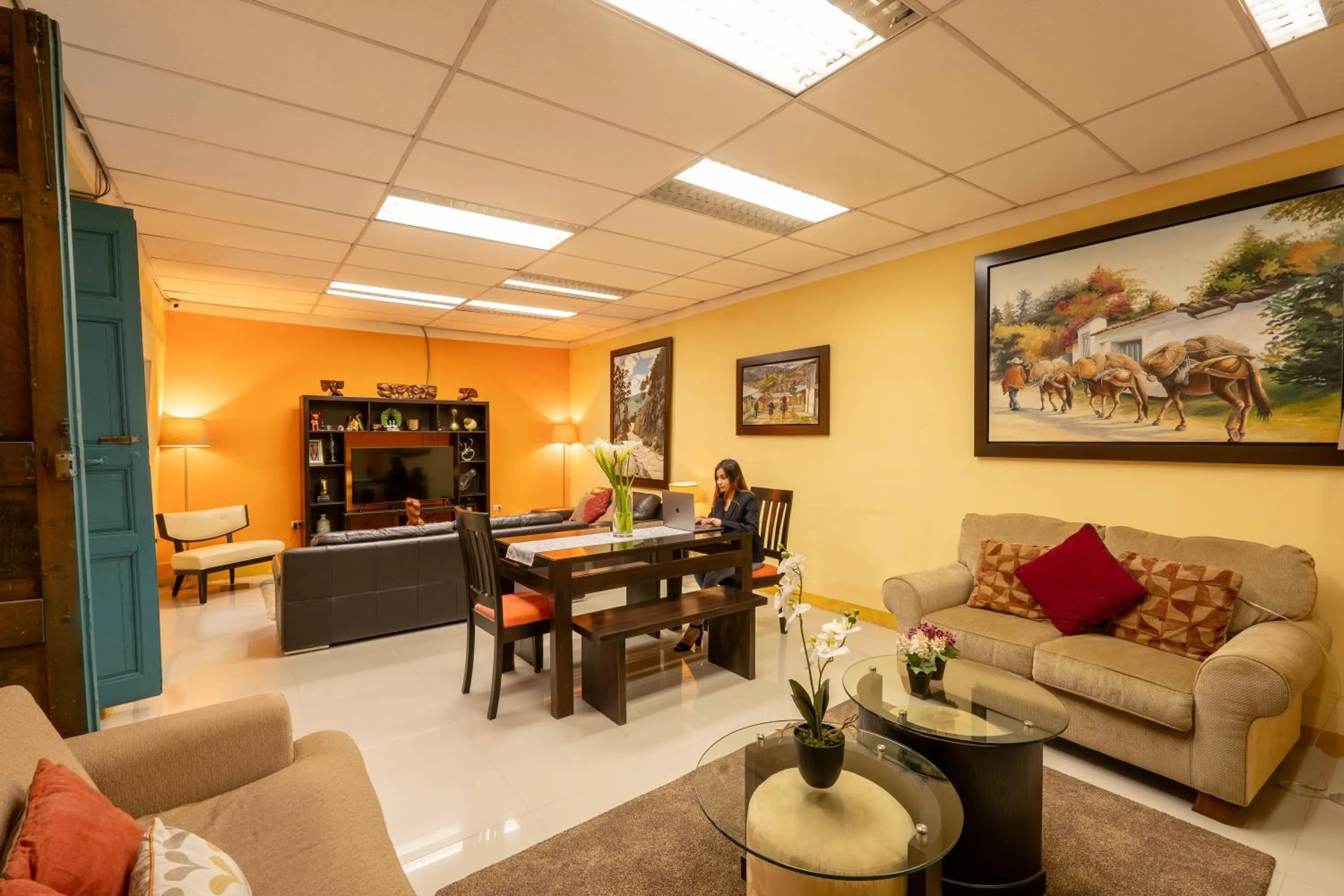 Communal lounge/ TV room in Posada del Arriero -Hotel