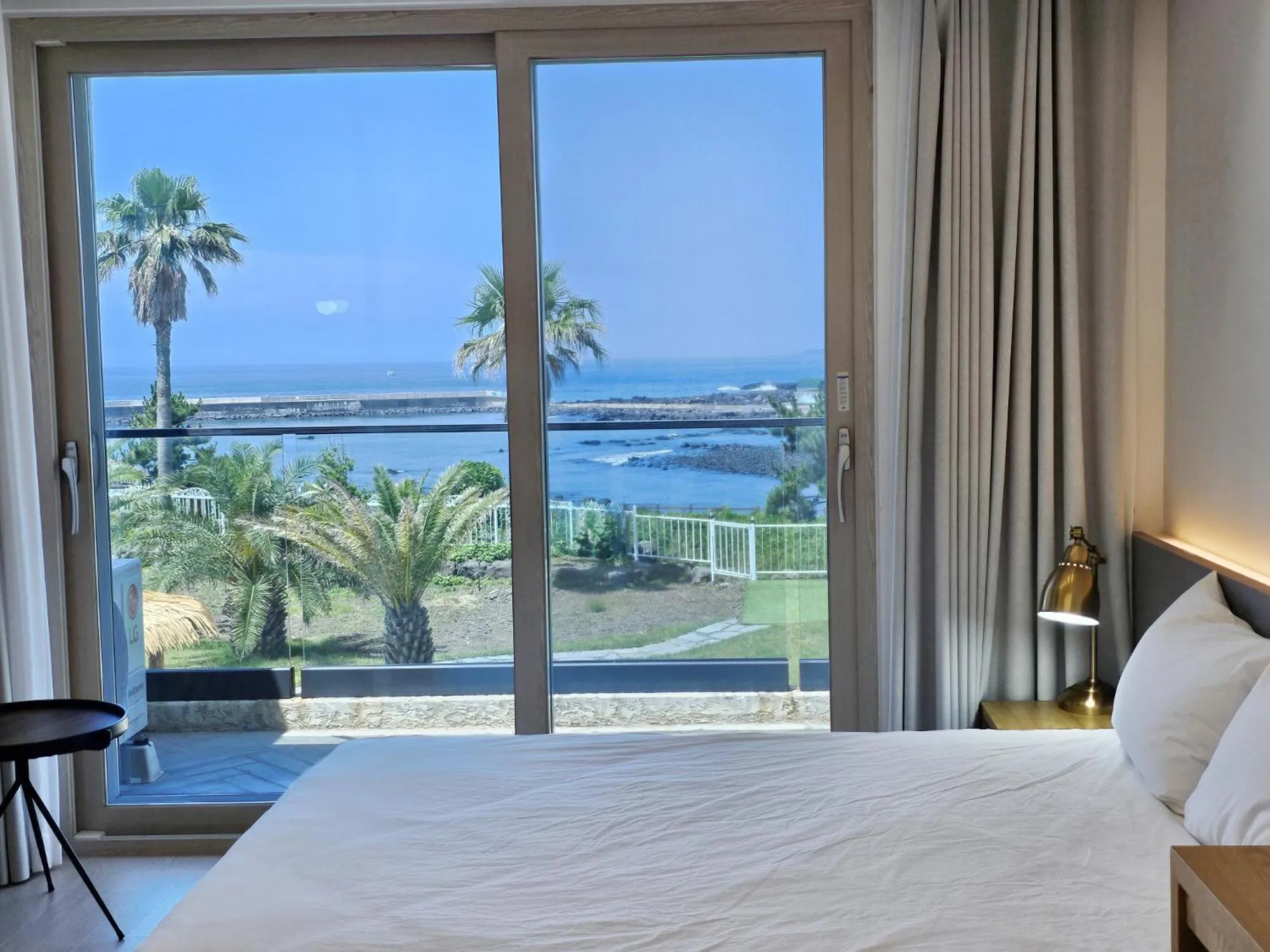 Bed in Jeju Badayeon Villa