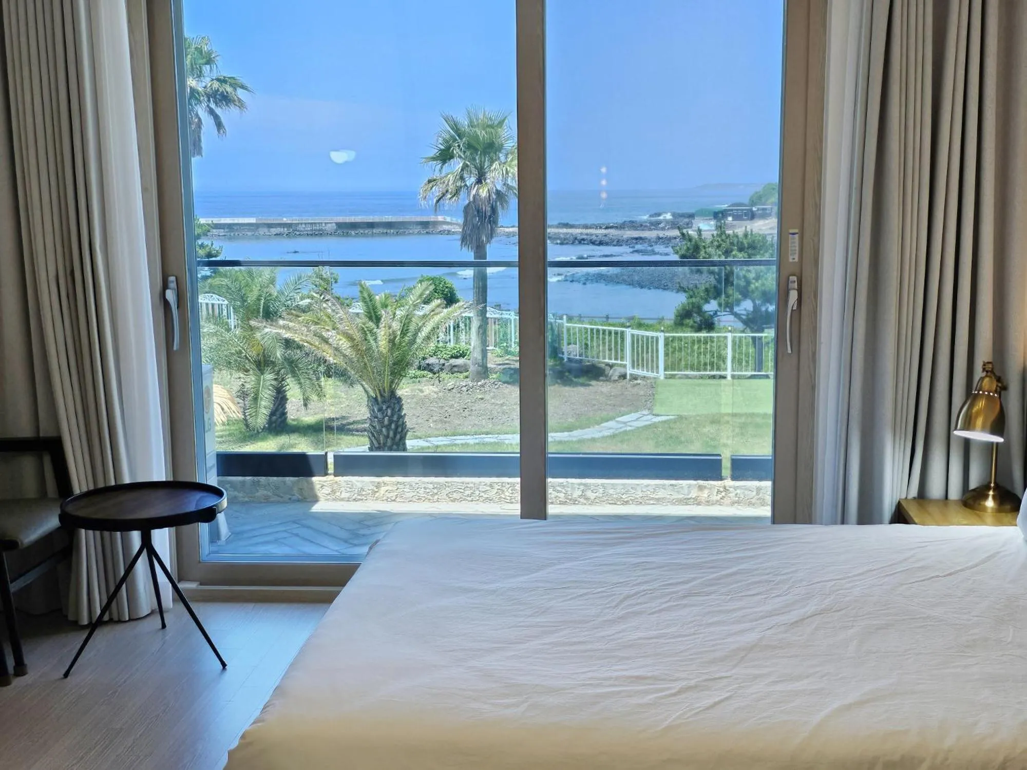 Bed in Jeju Badayeon Villa