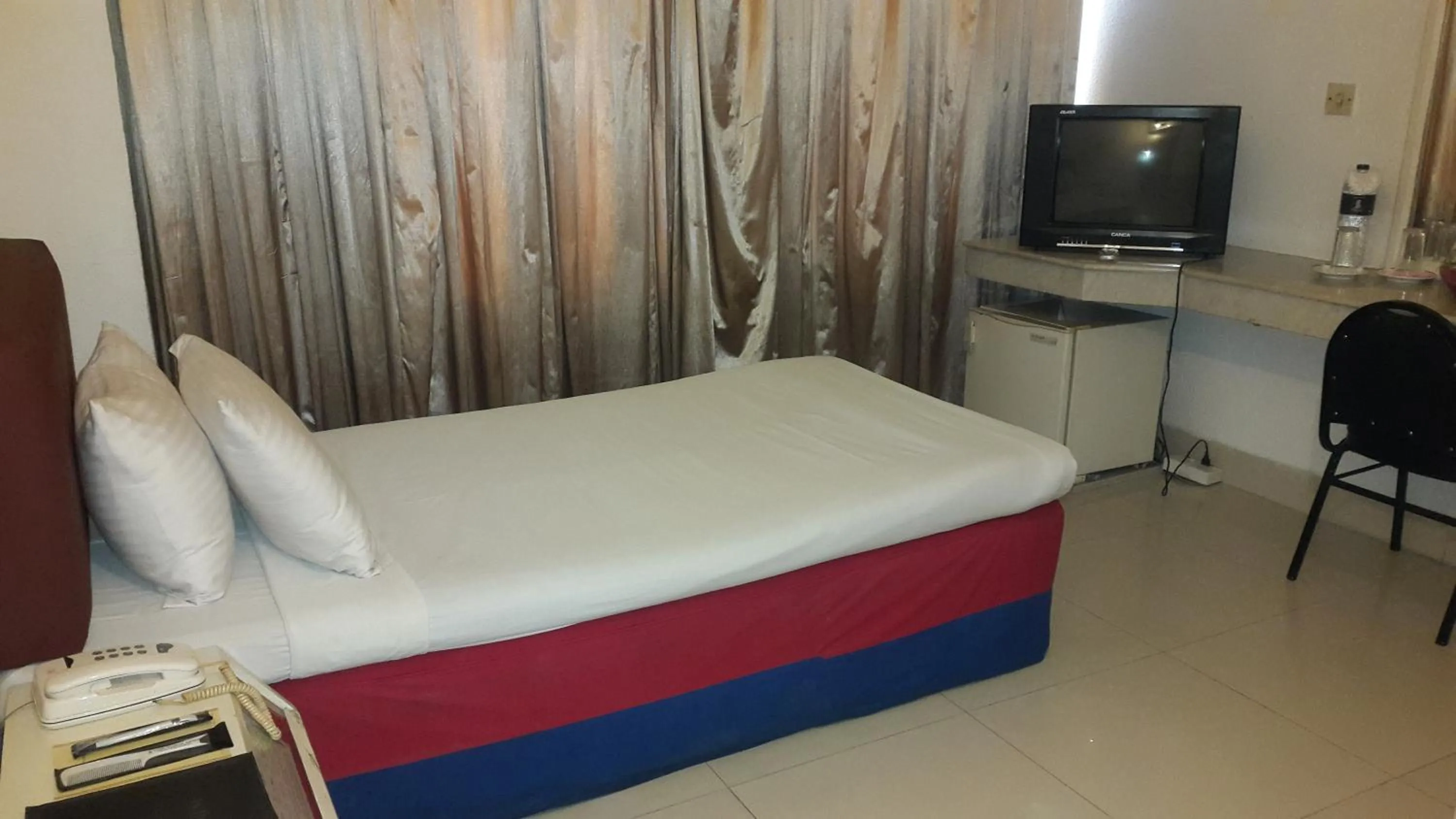 Hotel Razmoni Isha Kha International