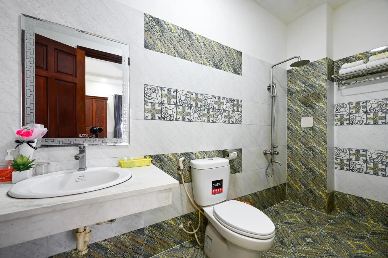 Shower in Sky Star Hotel