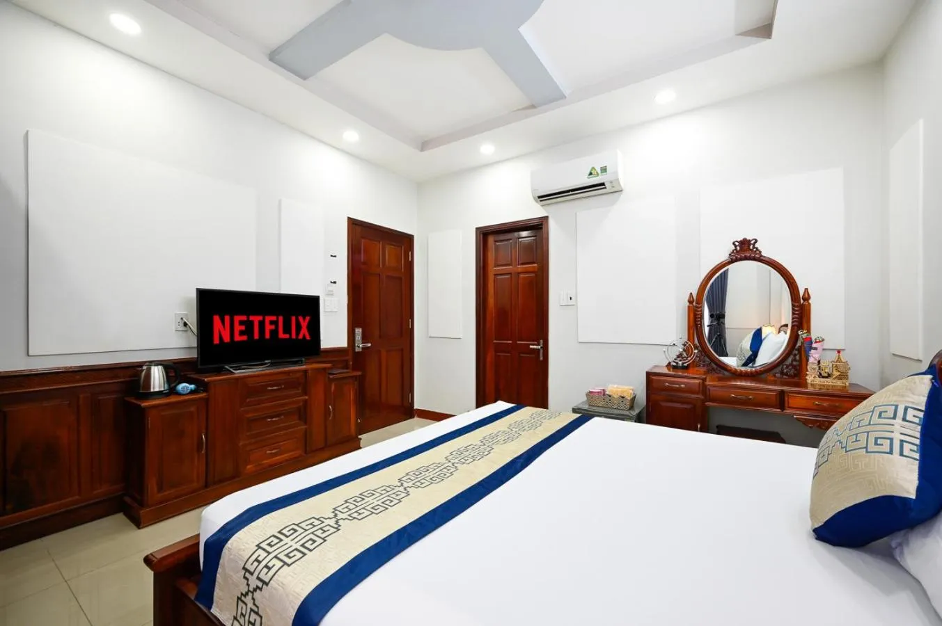 Bed in Sky Star Hotel