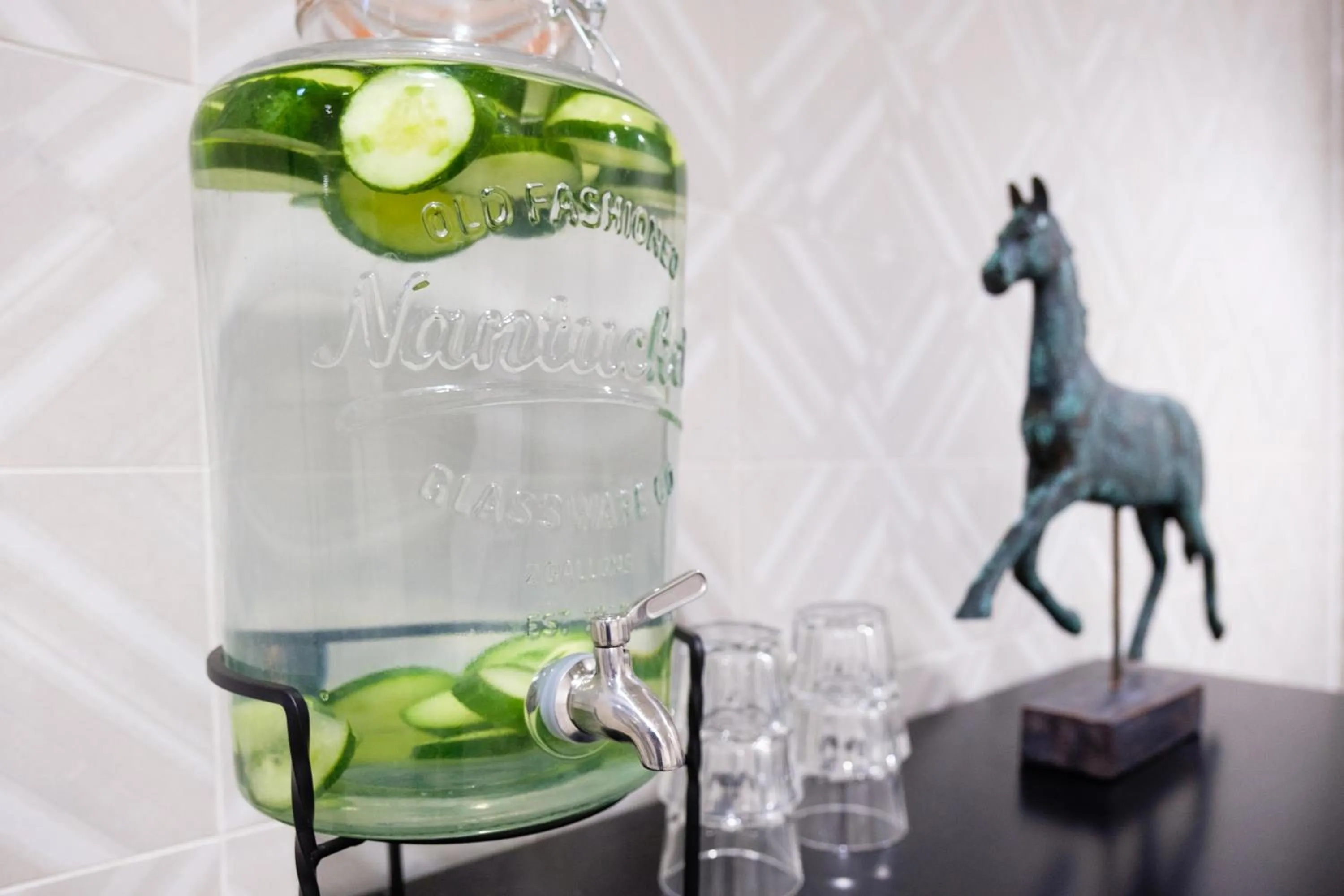 Drinks in Elite Venue Selection Felbridge - Gatwick