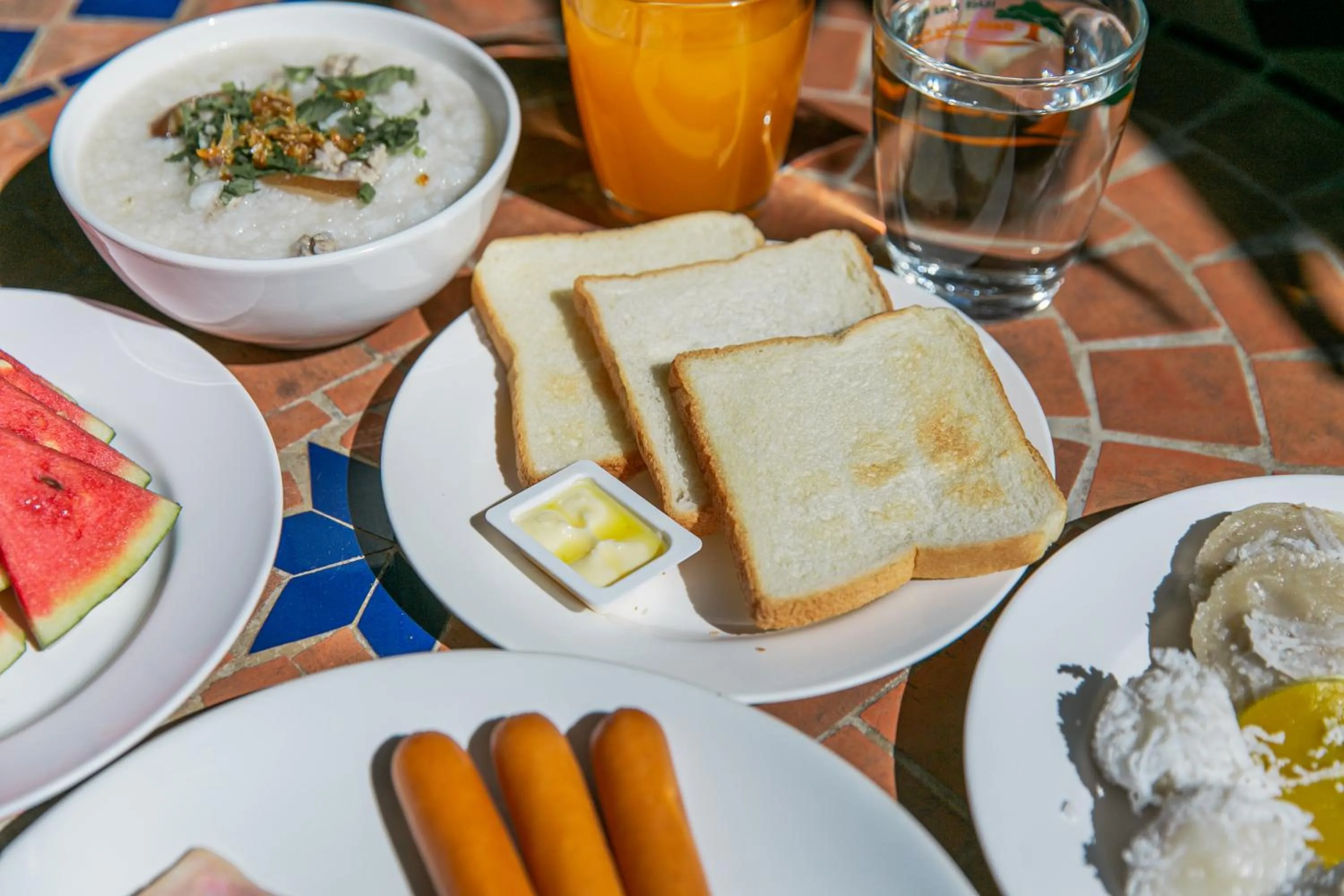 Food and drinks in Best Way Resort