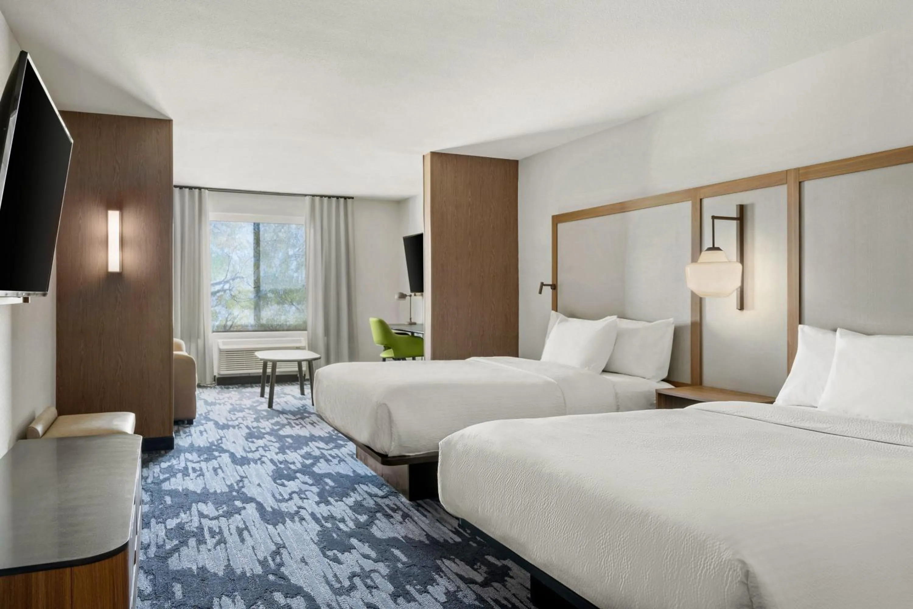 Photo of the whole room, Bed in Fairfield by Marriott Inn & Suites Baraboo