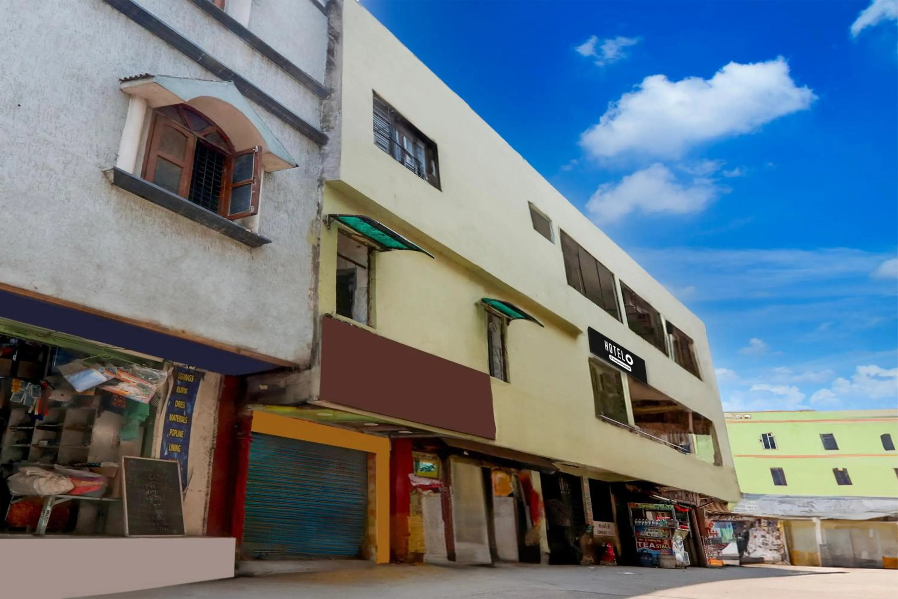 Facade/entrance in Hotel O Heavens Inn