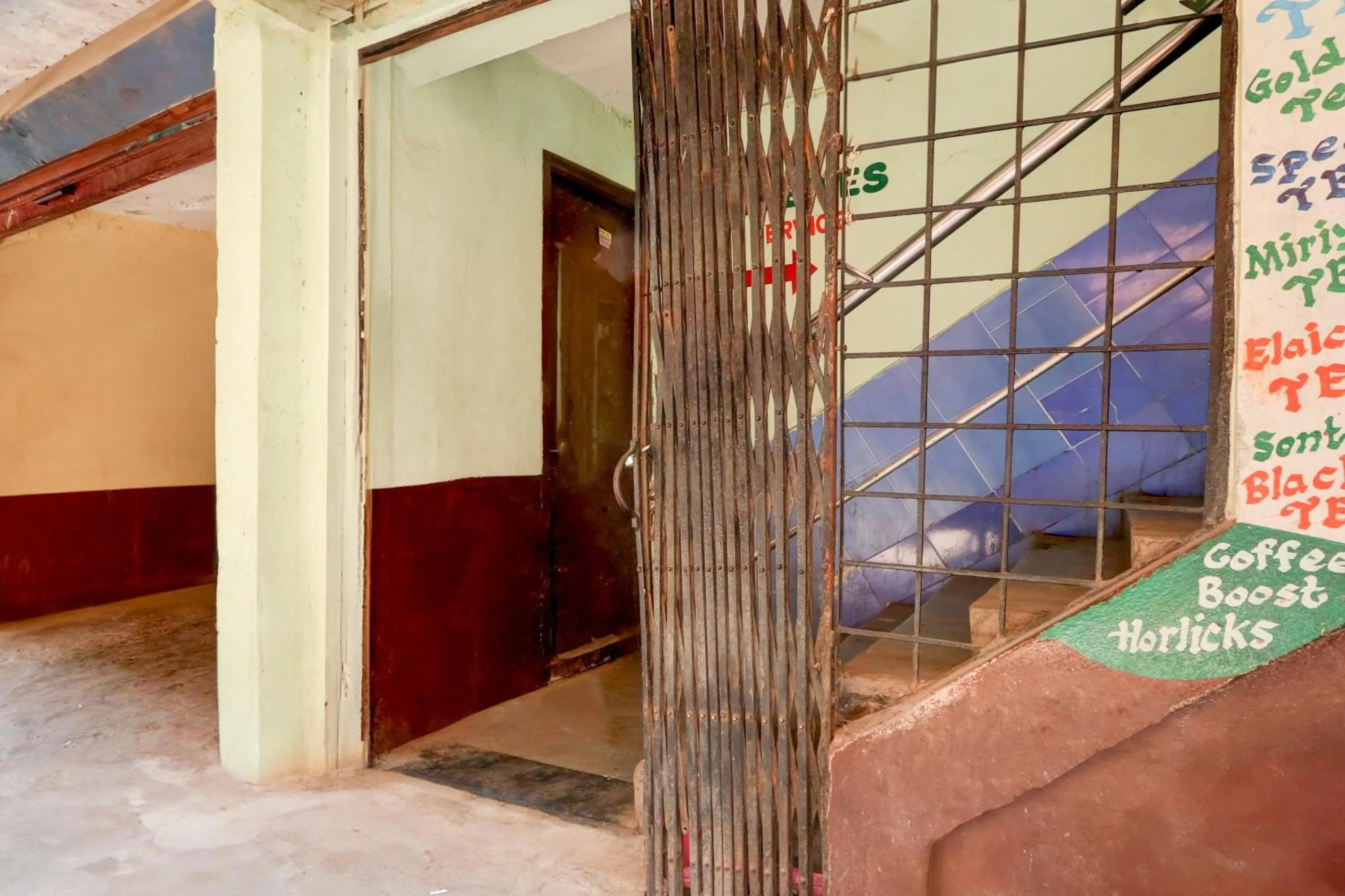 Facade/entrance in Hotel O Heavens Inn