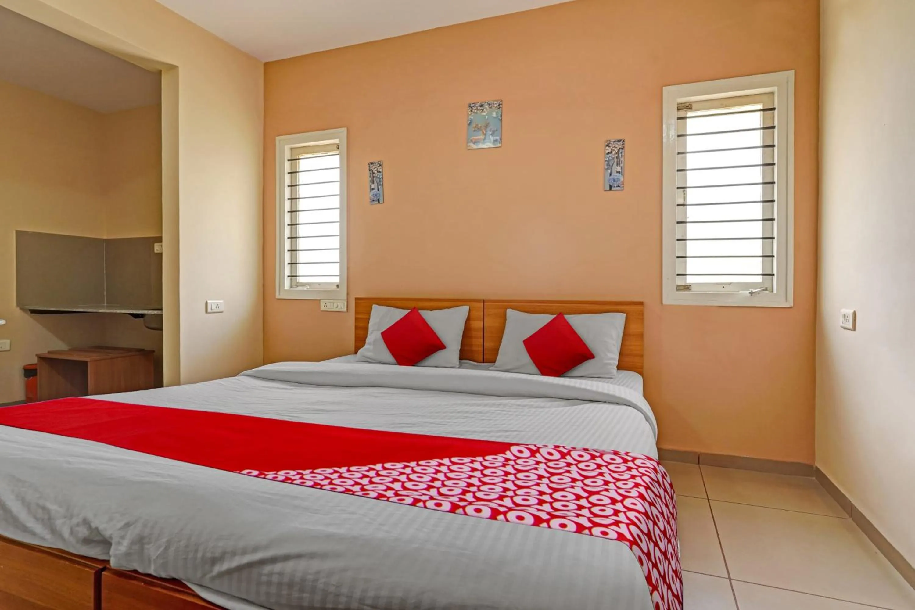 Bedroom, Bed in Hotel O Indra Suites