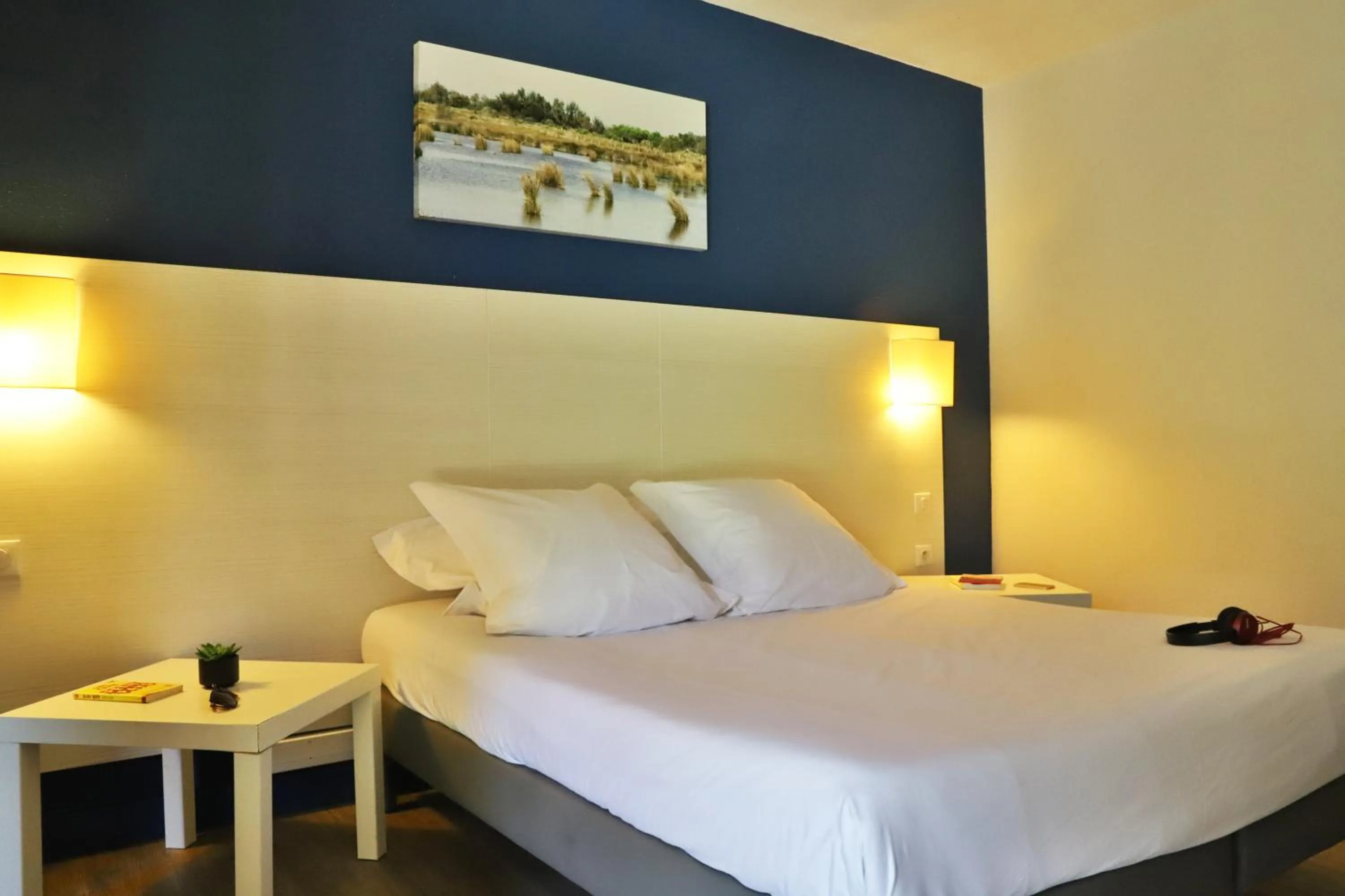 Bedroom, Bed in SOWELL RESIDENCES Les Hameaux de Camargue