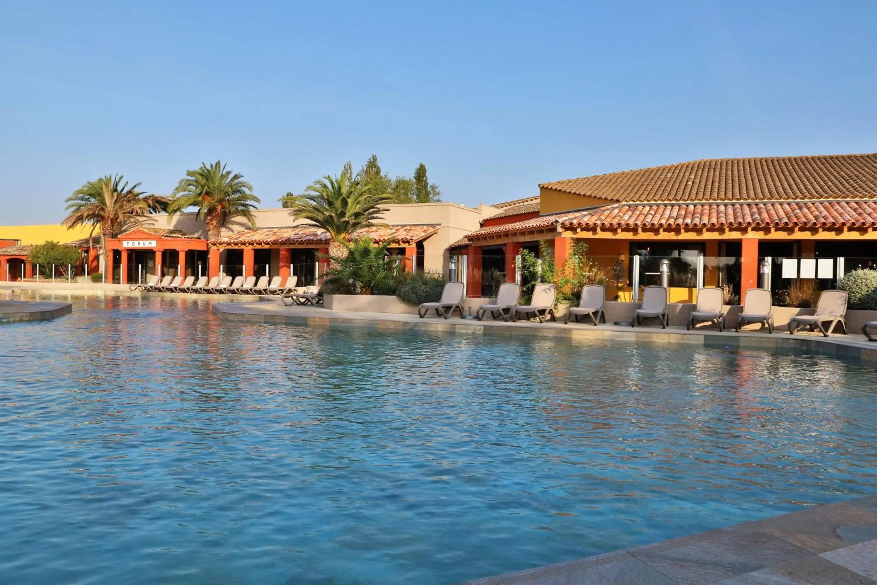 Pool view, Swimming Pool in SOWELL RESIDENCES Les Hameaux de Camargue