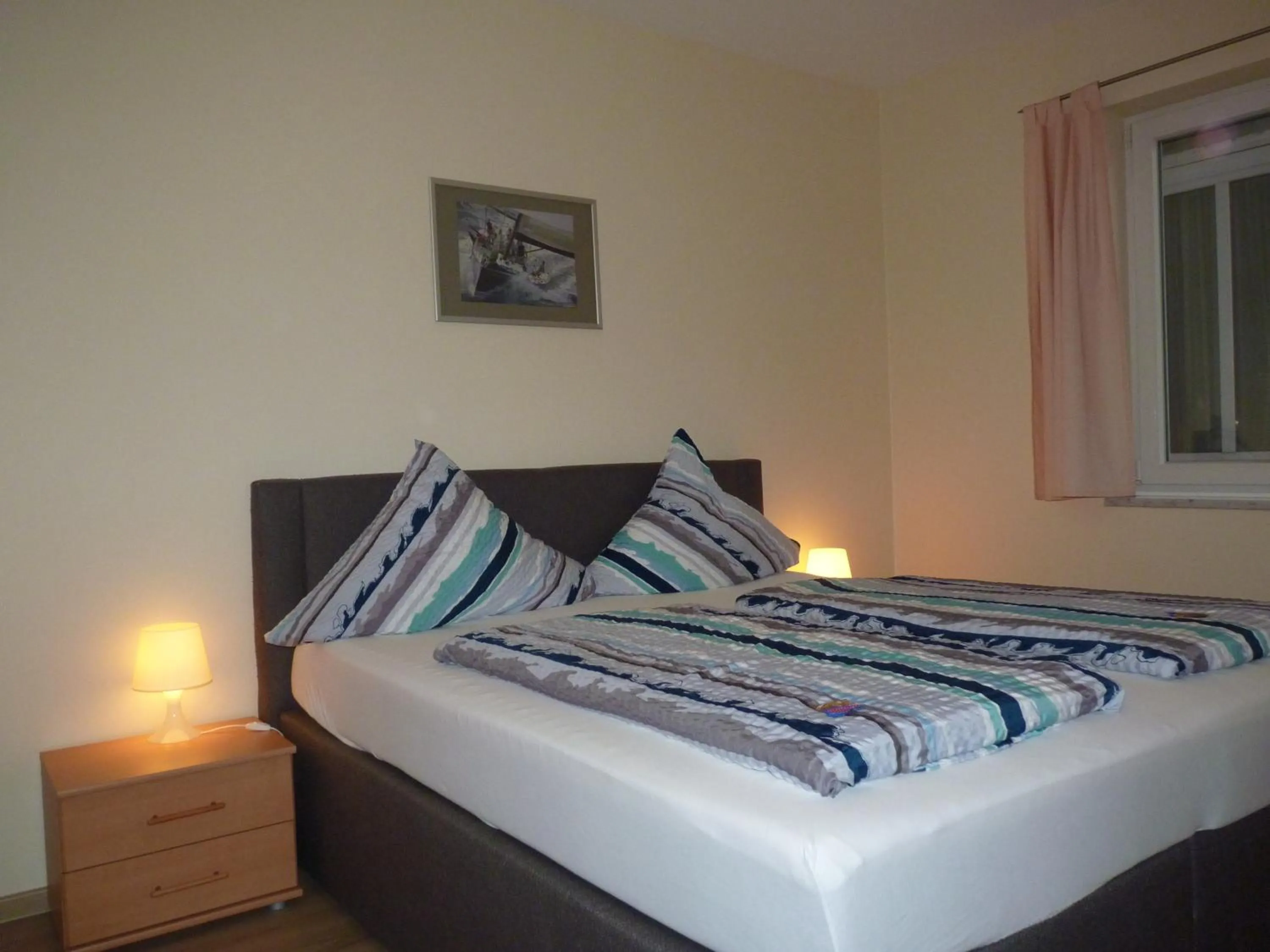 Bed in Cafe und Pension Blohm