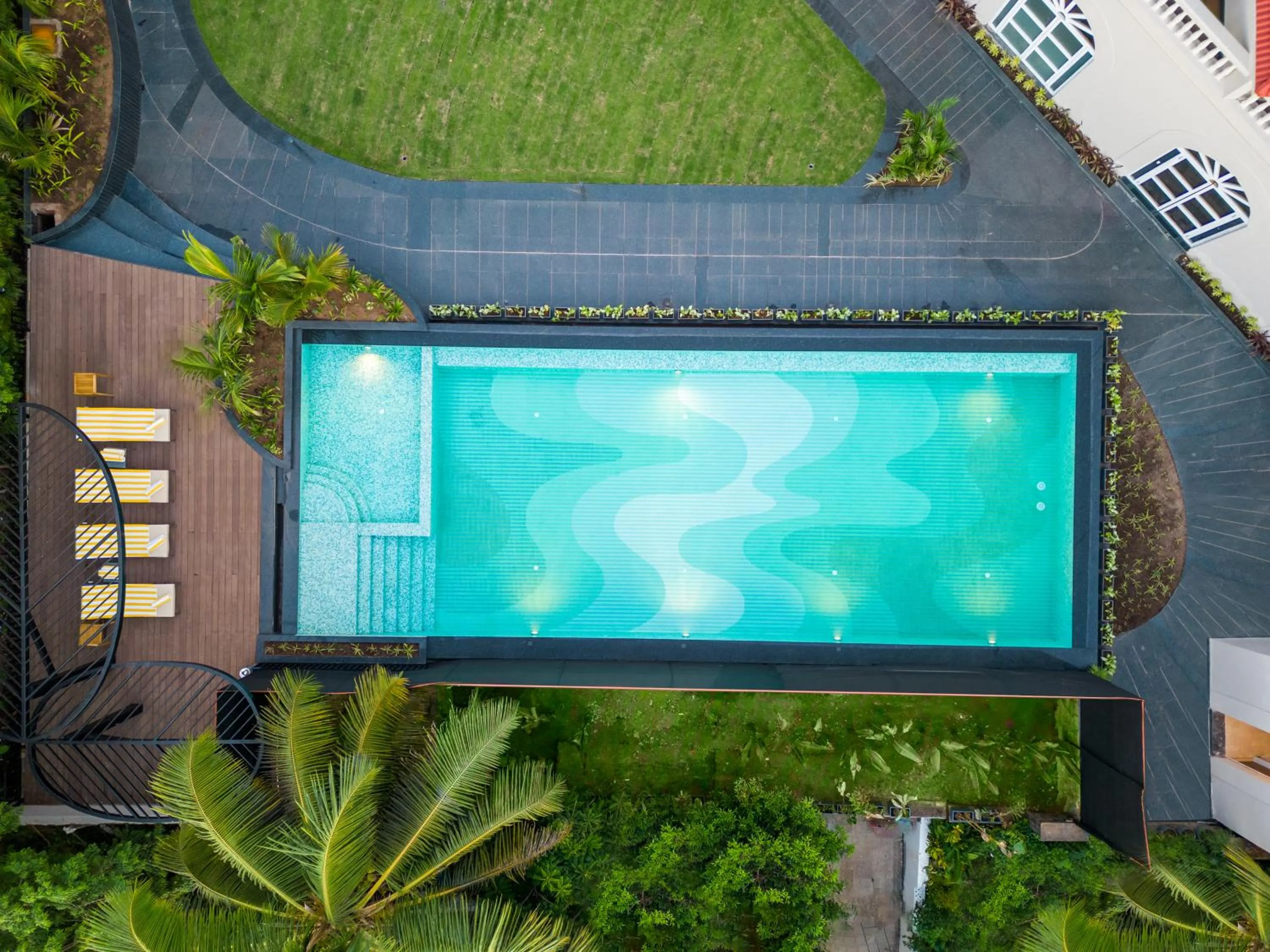 Swimming pool in Grand Mercure Goa Candolim - An Accor Hotels Brand