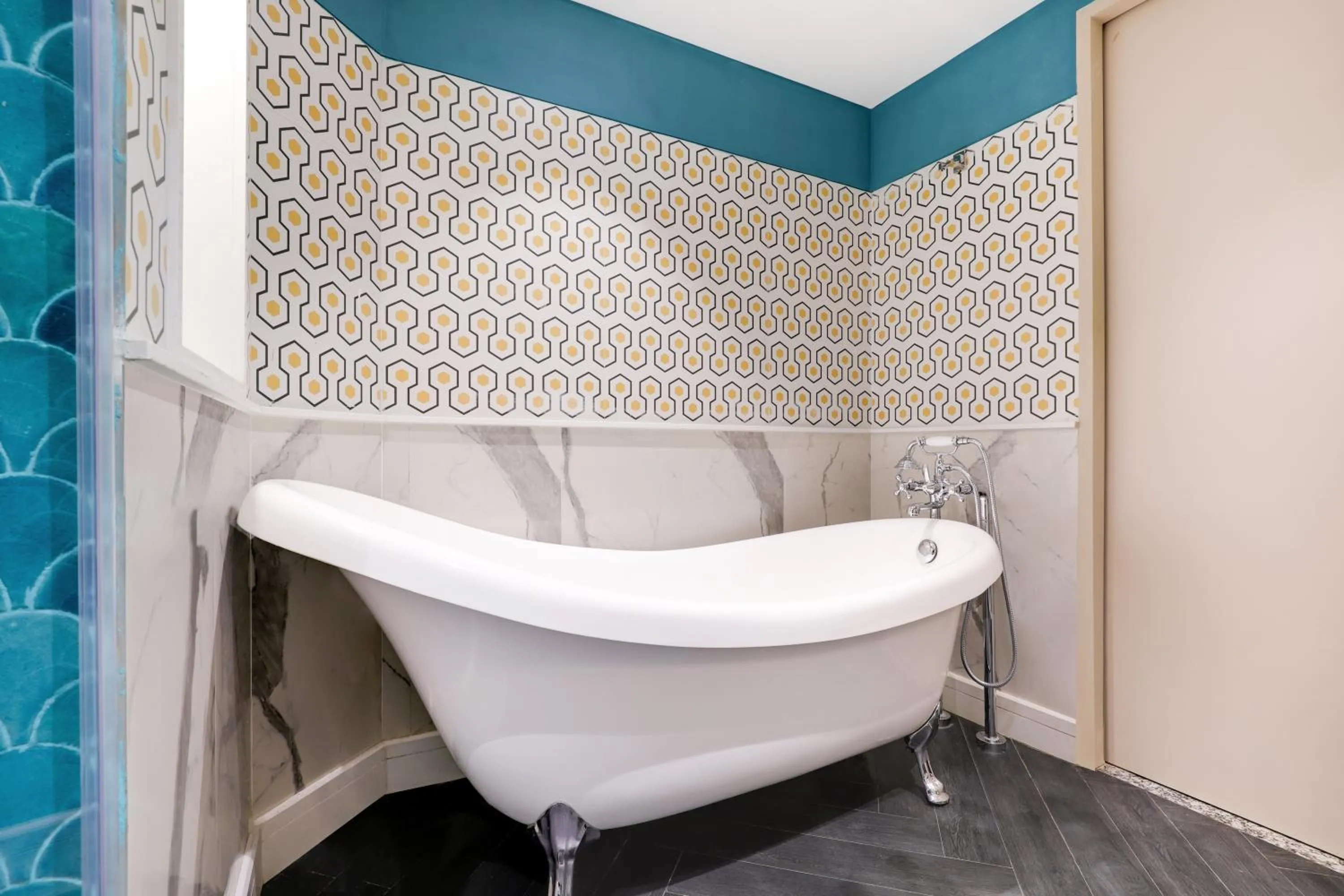 Bathroom in Grand Mercure Goa Candolim - An Accor Hotels Brand