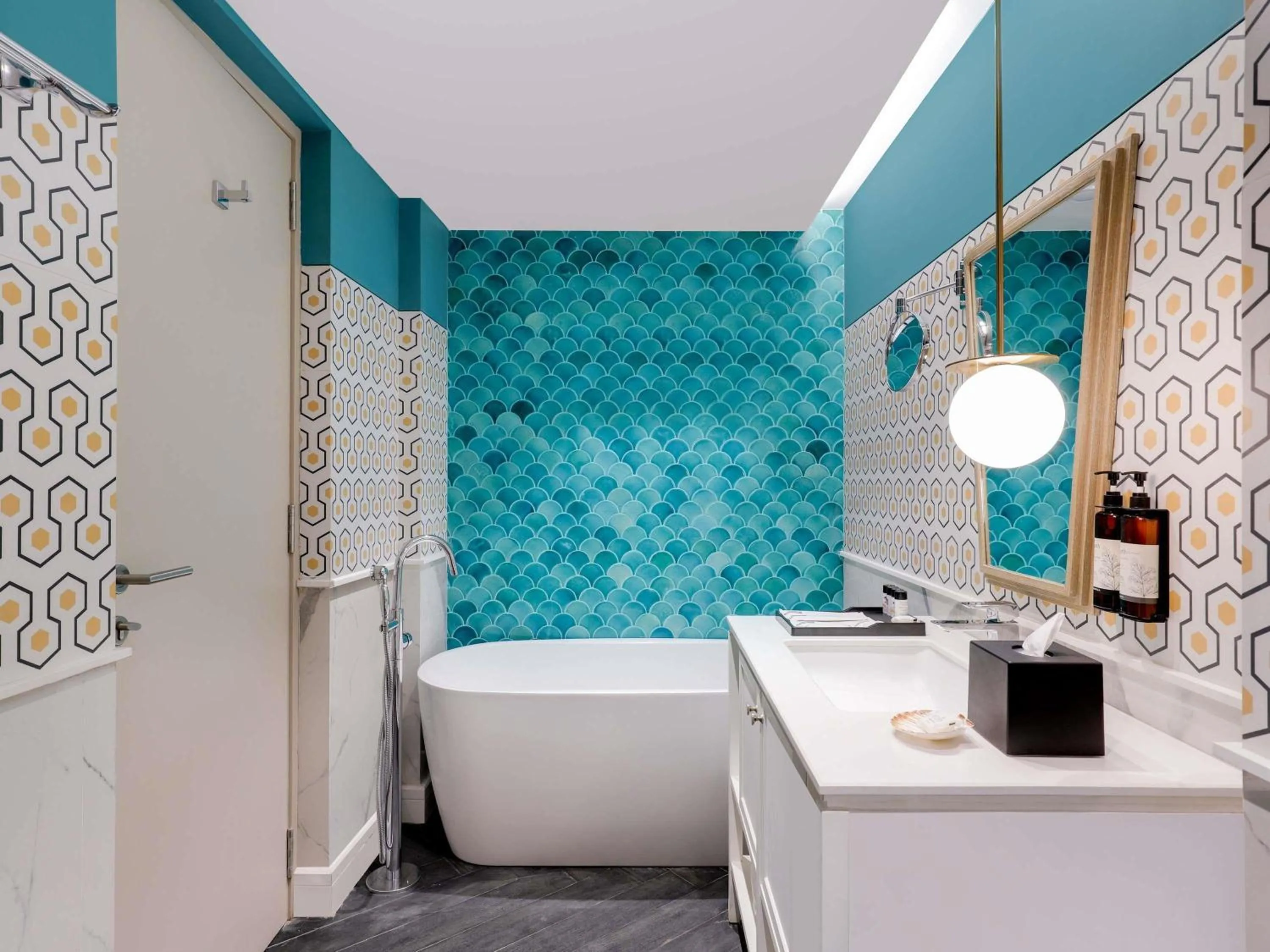 Bedroom, Bed in Grand Mercure Goa Candolim - An Accor Hotels Brand