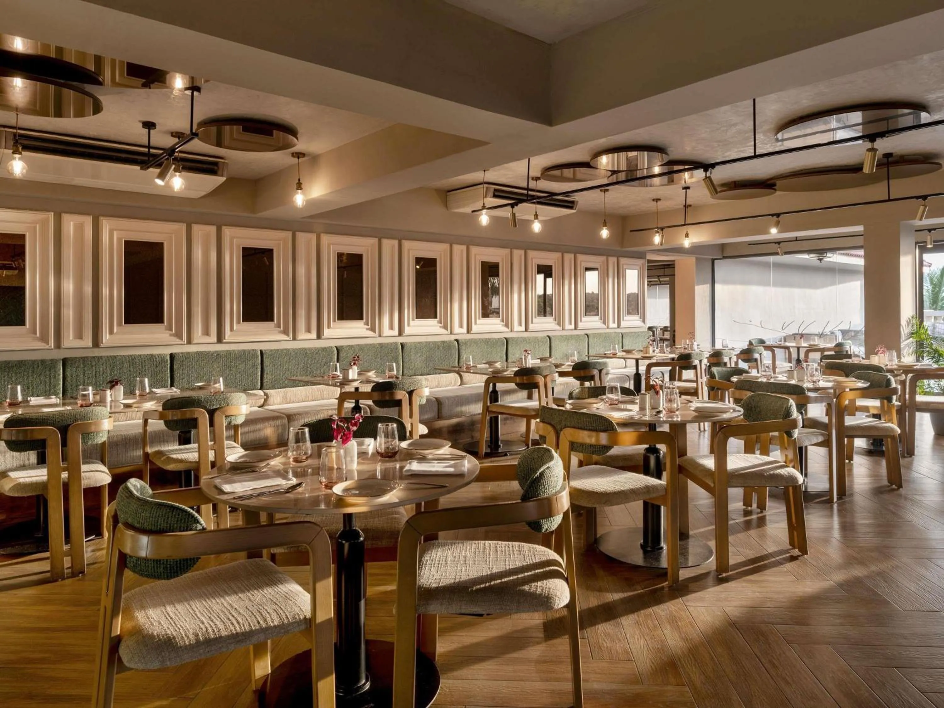 Restaurant/places to eat in Grand Mercure Goa Candolim - An Accor Hotels Brand