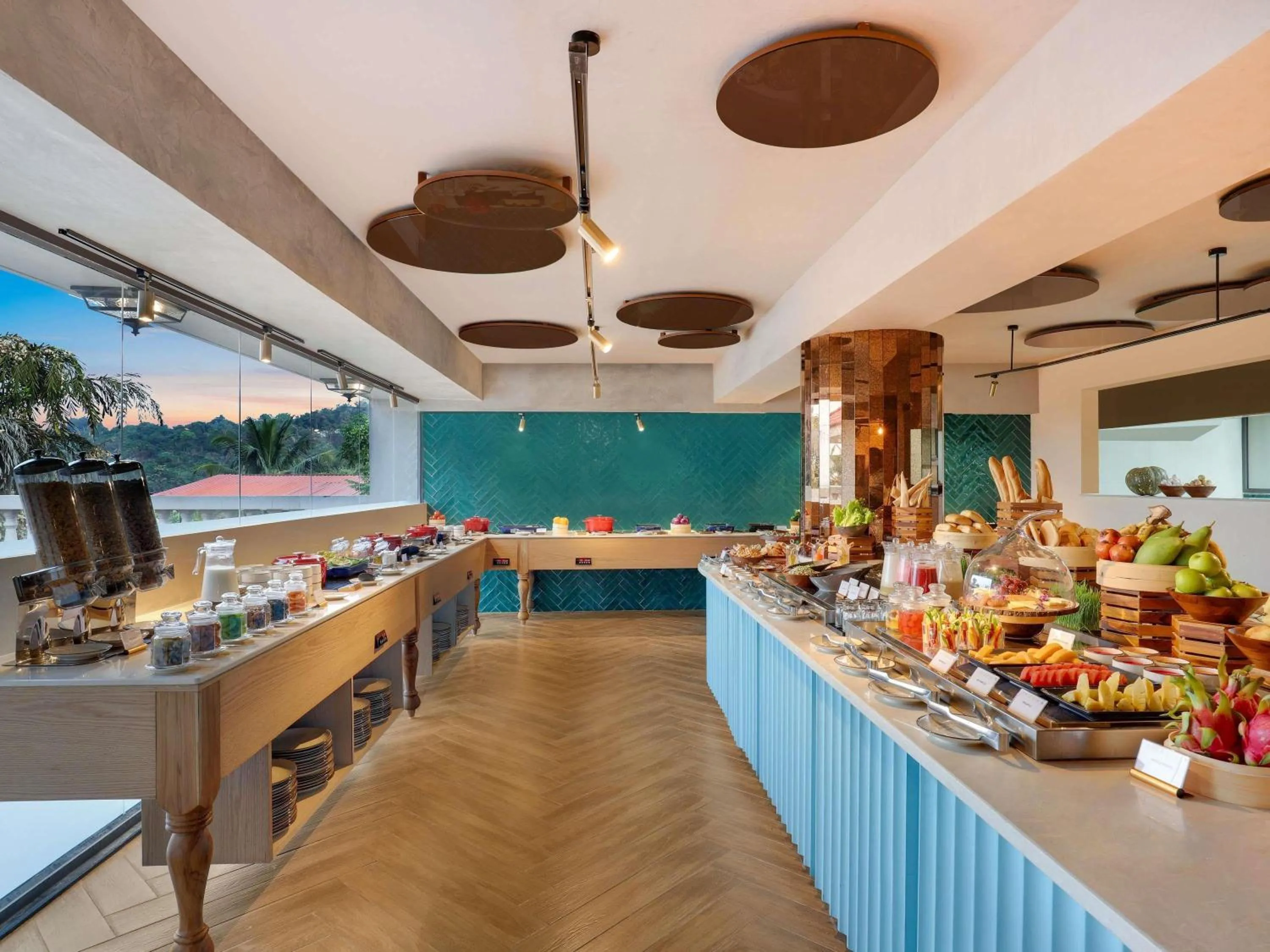 Restaurant/places to eat in Grand Mercure Goa Candolim - An Accor Hotels Brand