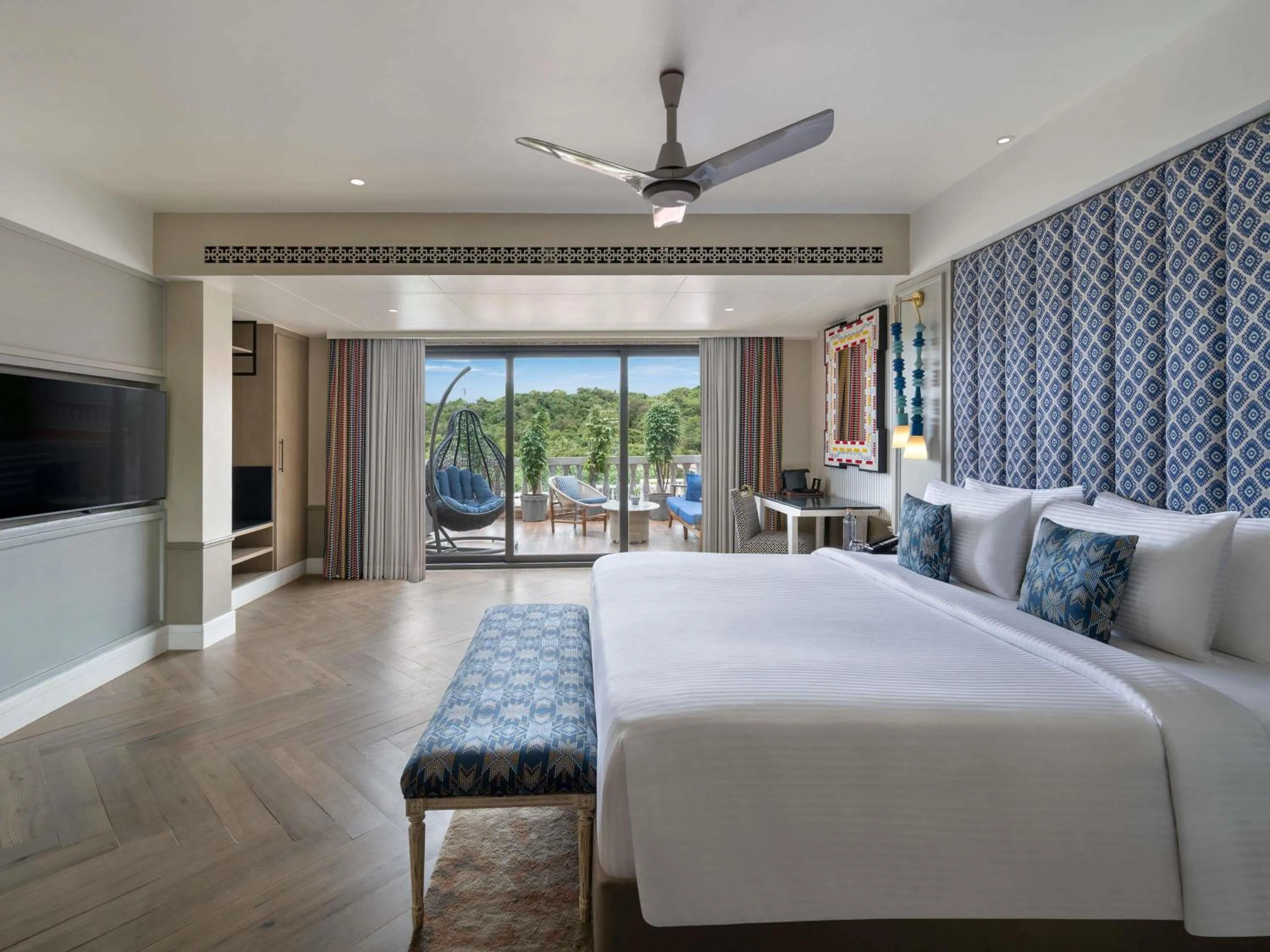 Bedroom, Bed in Grand Mercure Goa Candolim - An Accor Hotels Brand