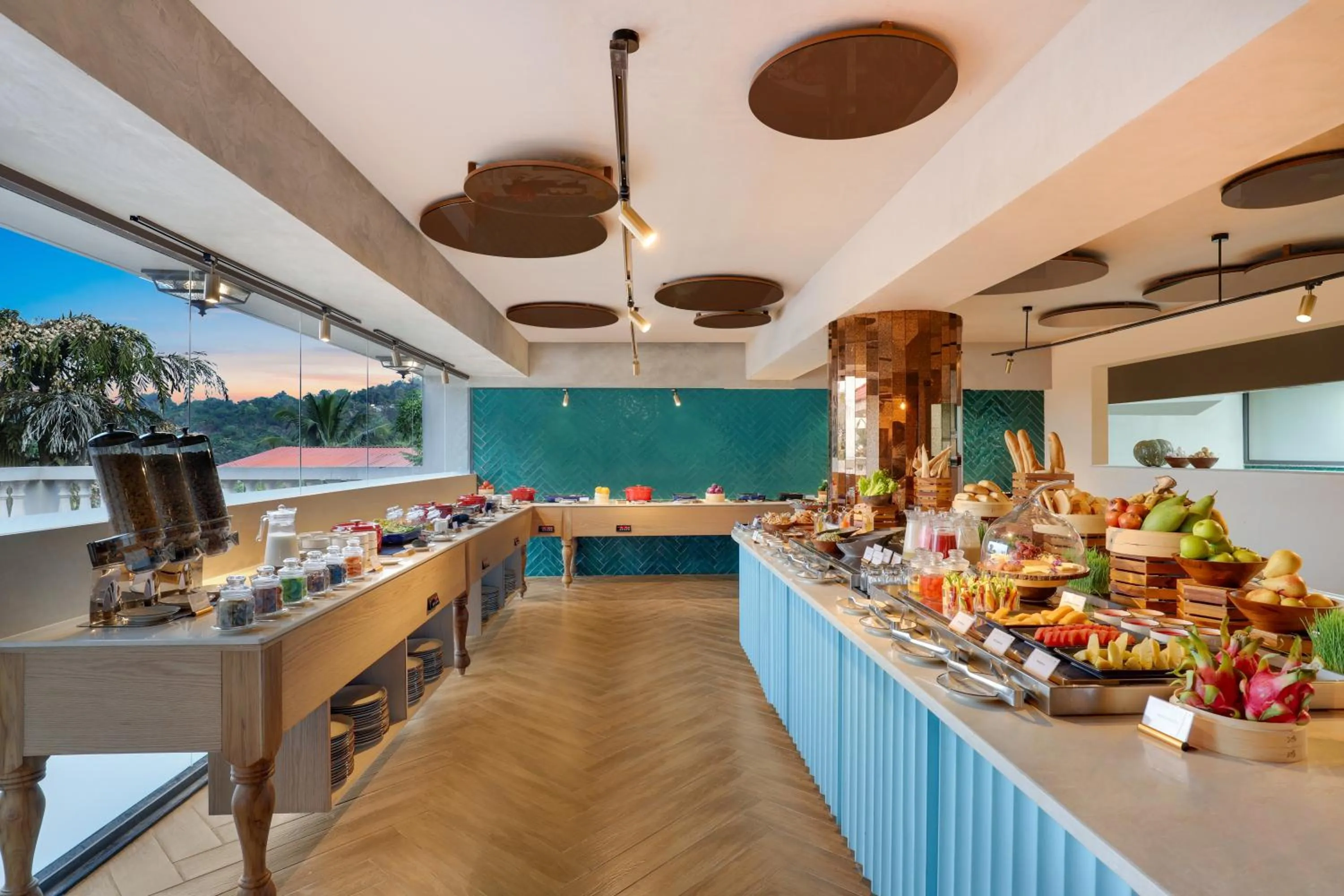 Restaurant/places to eat in Grand Mercure Goa Candolim - An Accor Hotels Brand