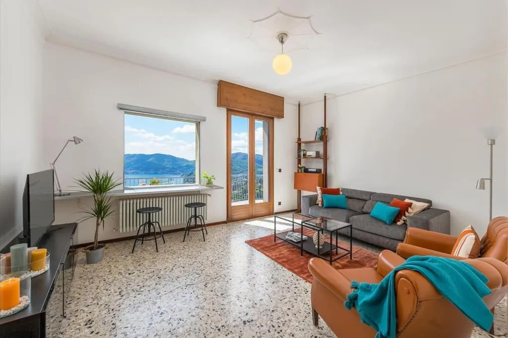 Vivi Il Lago - Lake View
