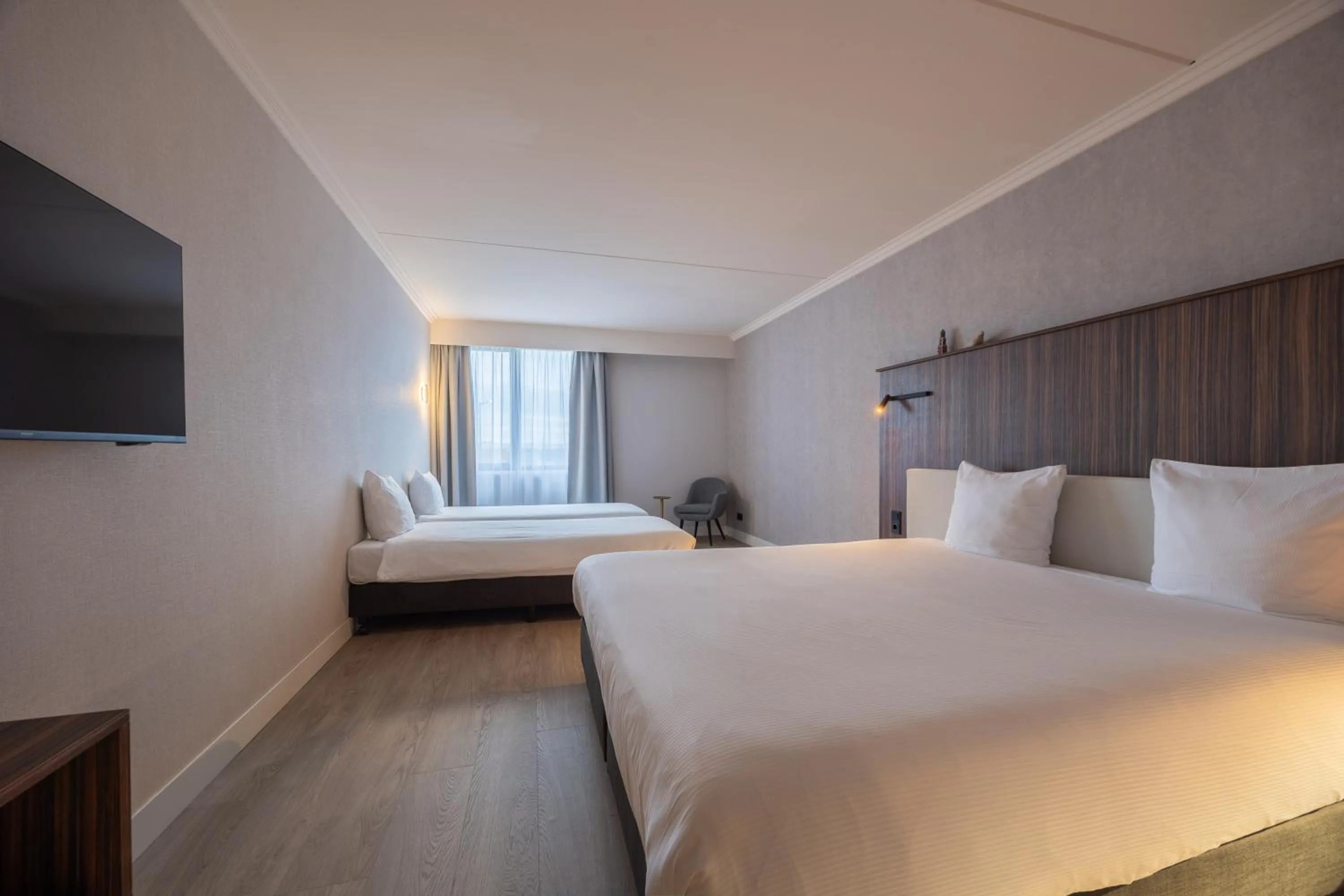 Photo of the whole room, Bed in Postillion Utrecht Bunnik