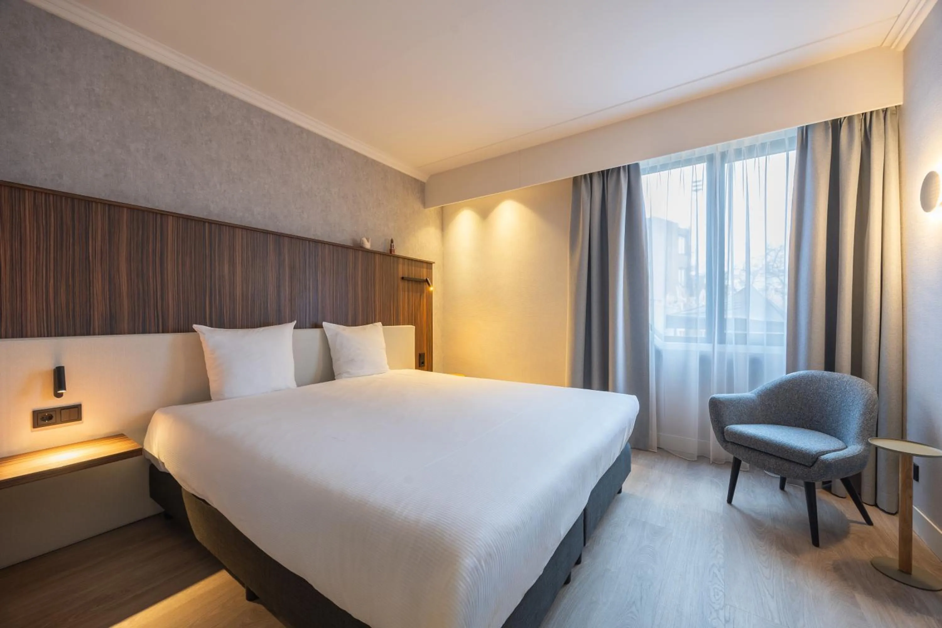 Photo of the whole room, Bed in Postillion Utrecht Bunnik