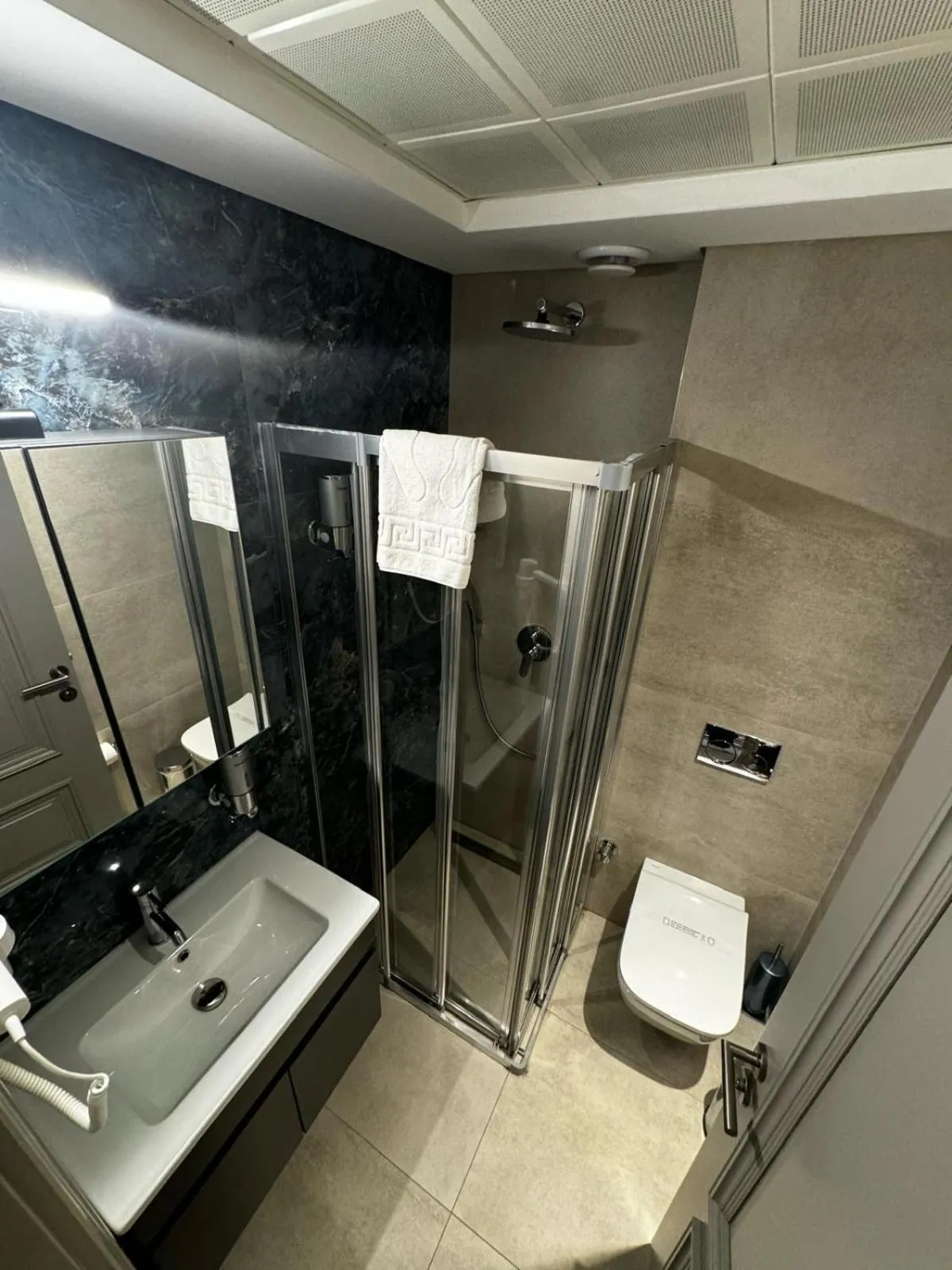 Shower in Union Hotel Plat Inn -Special Category