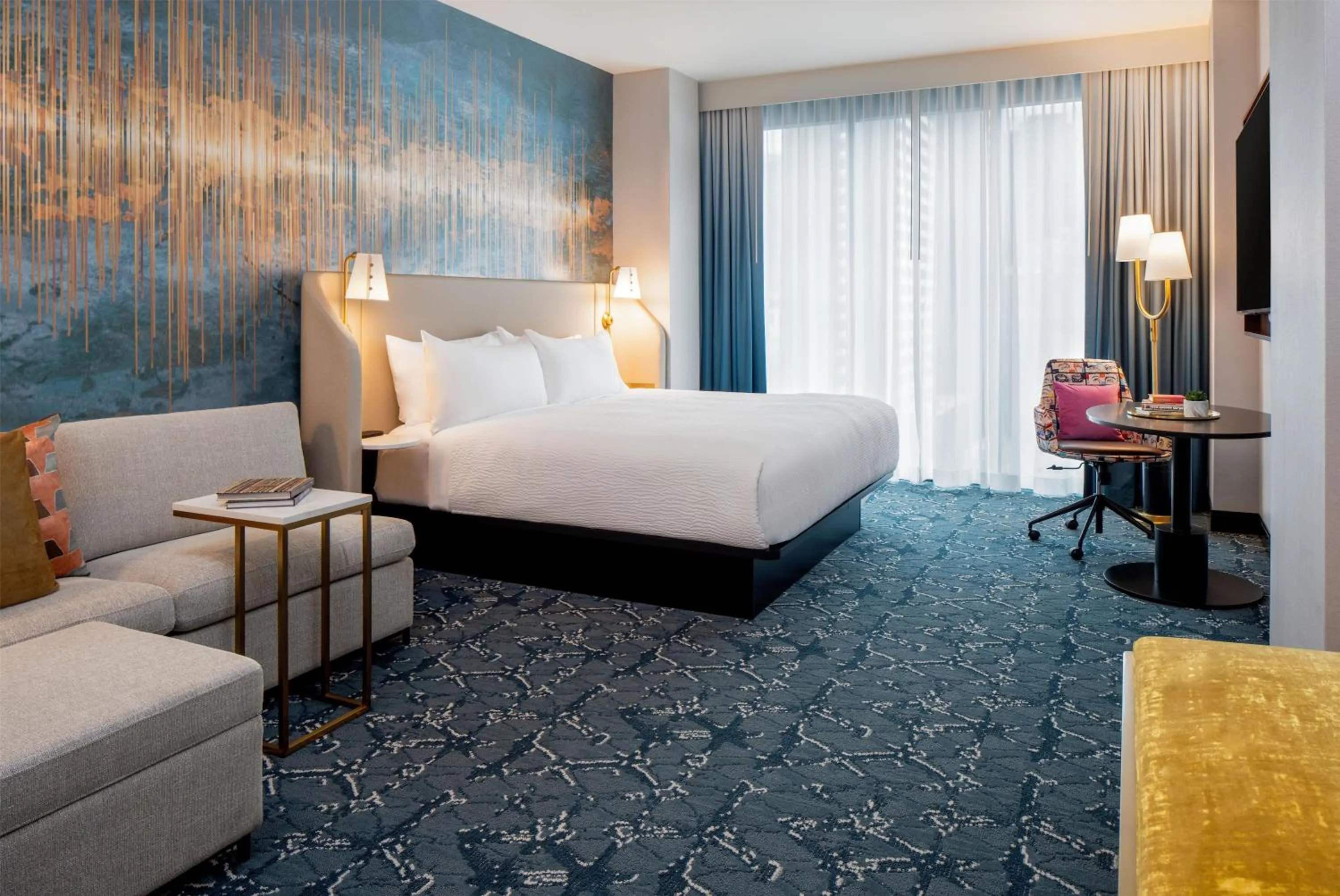 Bedroom, Bed in Tempo By Hilton Nashville Downtown